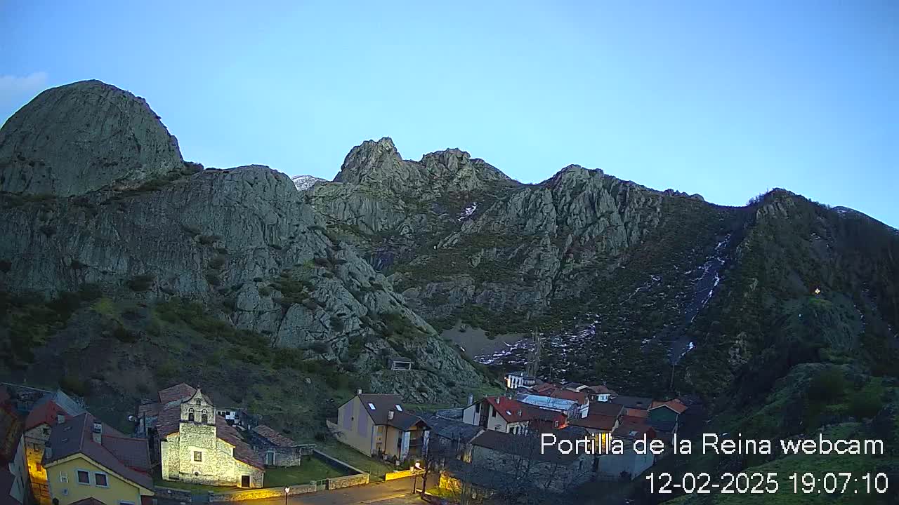 Picos de Europa National Park from Portilla de la Reina Village Live Cam - León, Castila&Leon, Spain