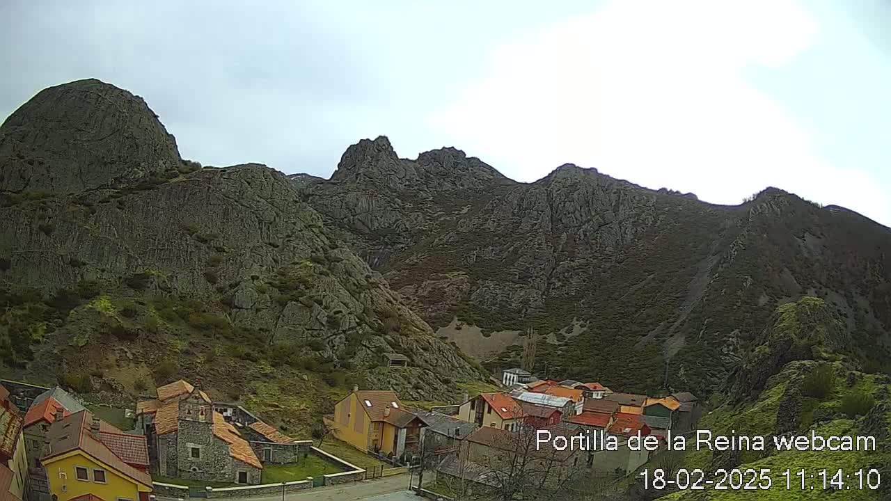 Picos de Europa National Park from Portilla de la Reina Village Live Cam - León, Castila&Leon, Spain