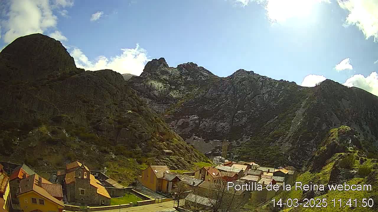 Picos de Europa National Park from Portilla de la Reina Village Live Cam - León, Castila&Leon, Spain