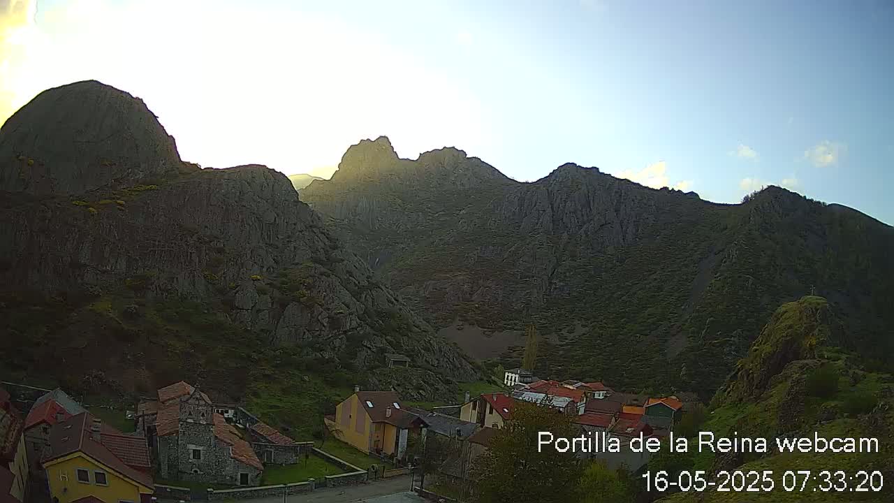 Picos de Europa National Park from Portilla de la Reina Village Live Cam - León, Castila&Leon, Spain