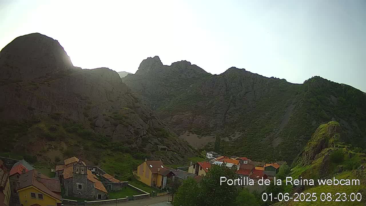 Picos de Europa National Park from Portilla de la Reina Village Live Cam - León, Castila&Leon, Spain