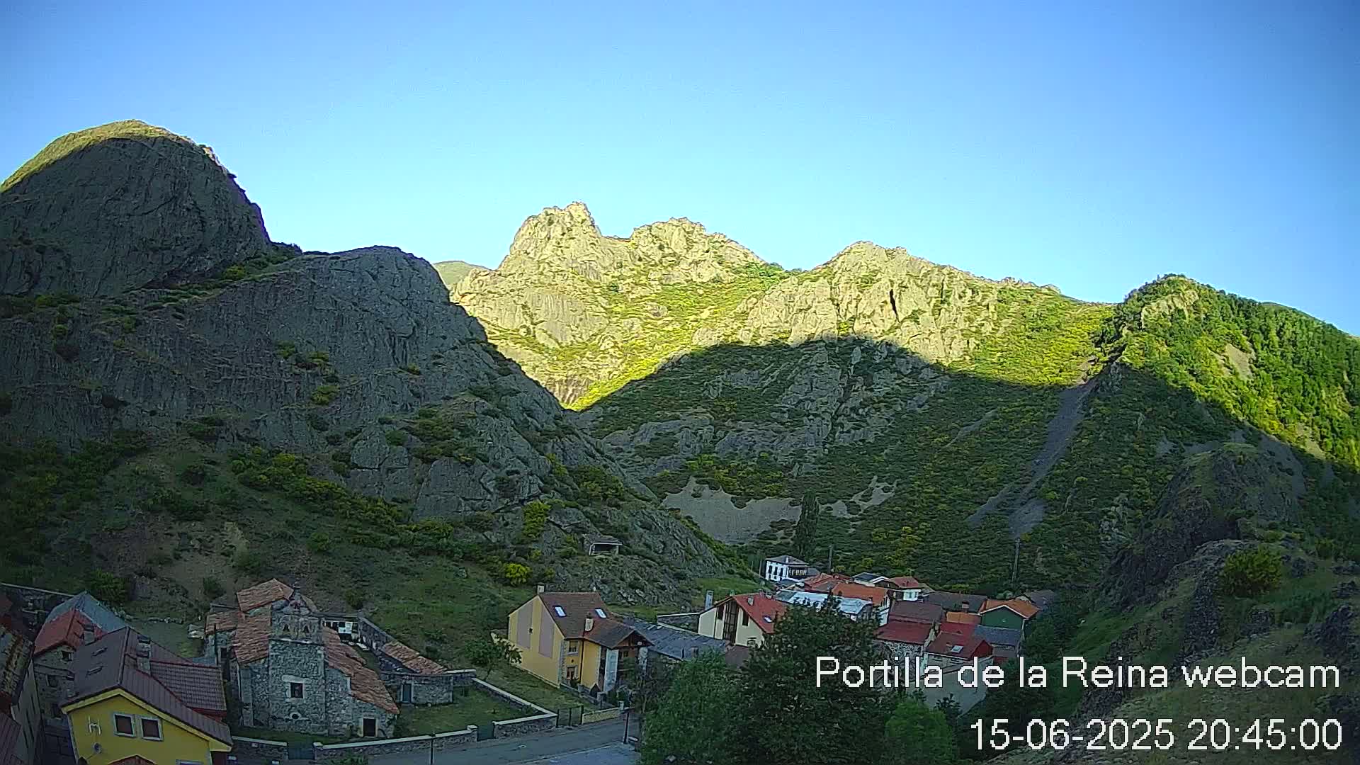 Picos de Europa National Park from Portilla de la Reina Village Live Cam - León, Castila&Leon, Spain