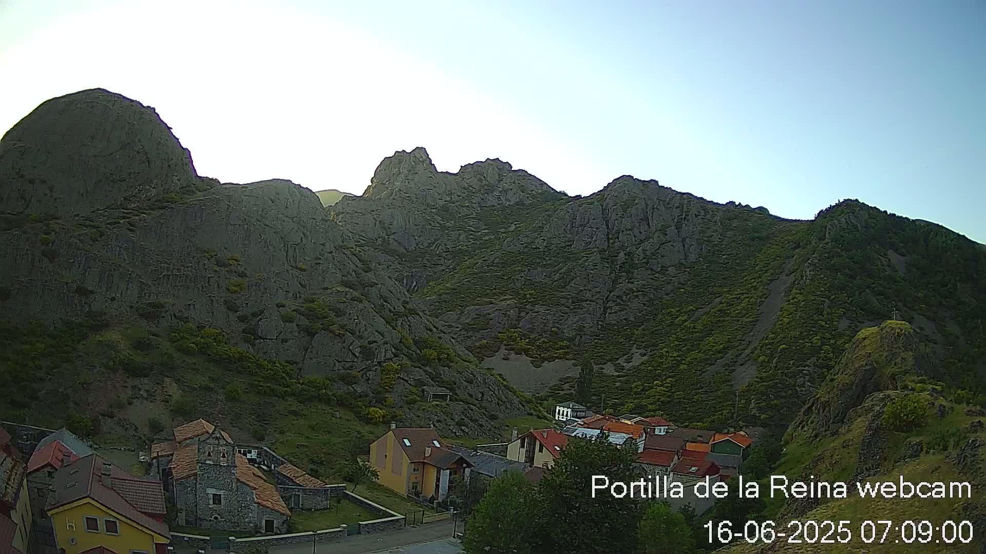 Picos de Europa National Park from Portilla de la Reina Village Live Cam - León, Castila&Leon, Spain