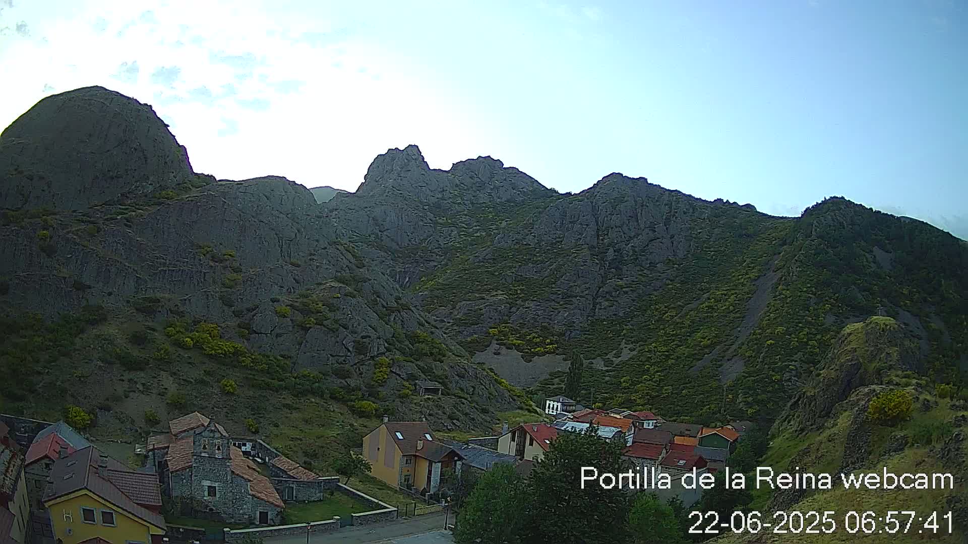 Picos de Europa National Park from Portilla de la Reina Village Live Cam - León, Castila&Leon, Spain