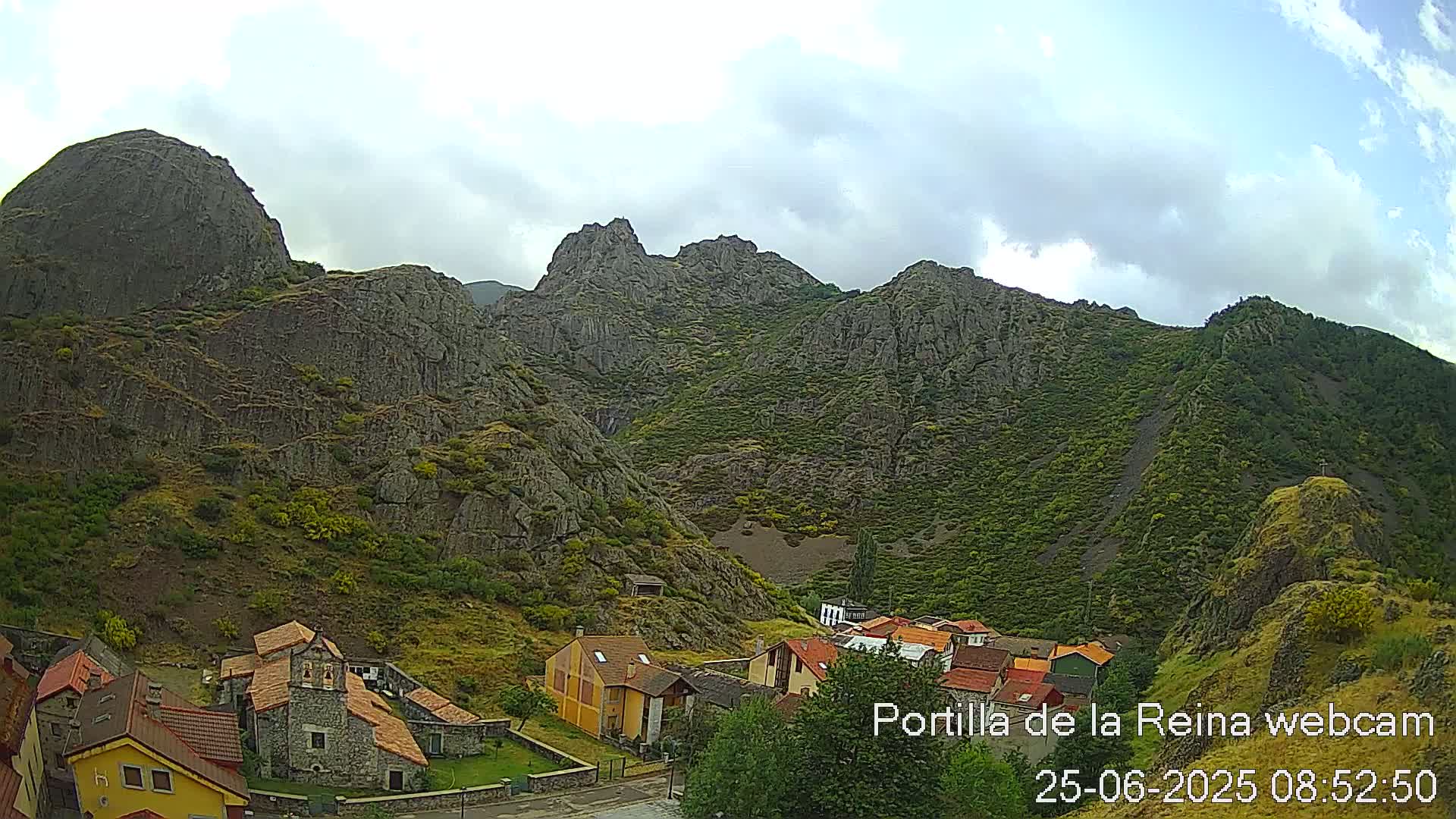 Picos de Europa National Park from Portilla de la Reina Village Live Cam - León, Castila&Leon, Spain
