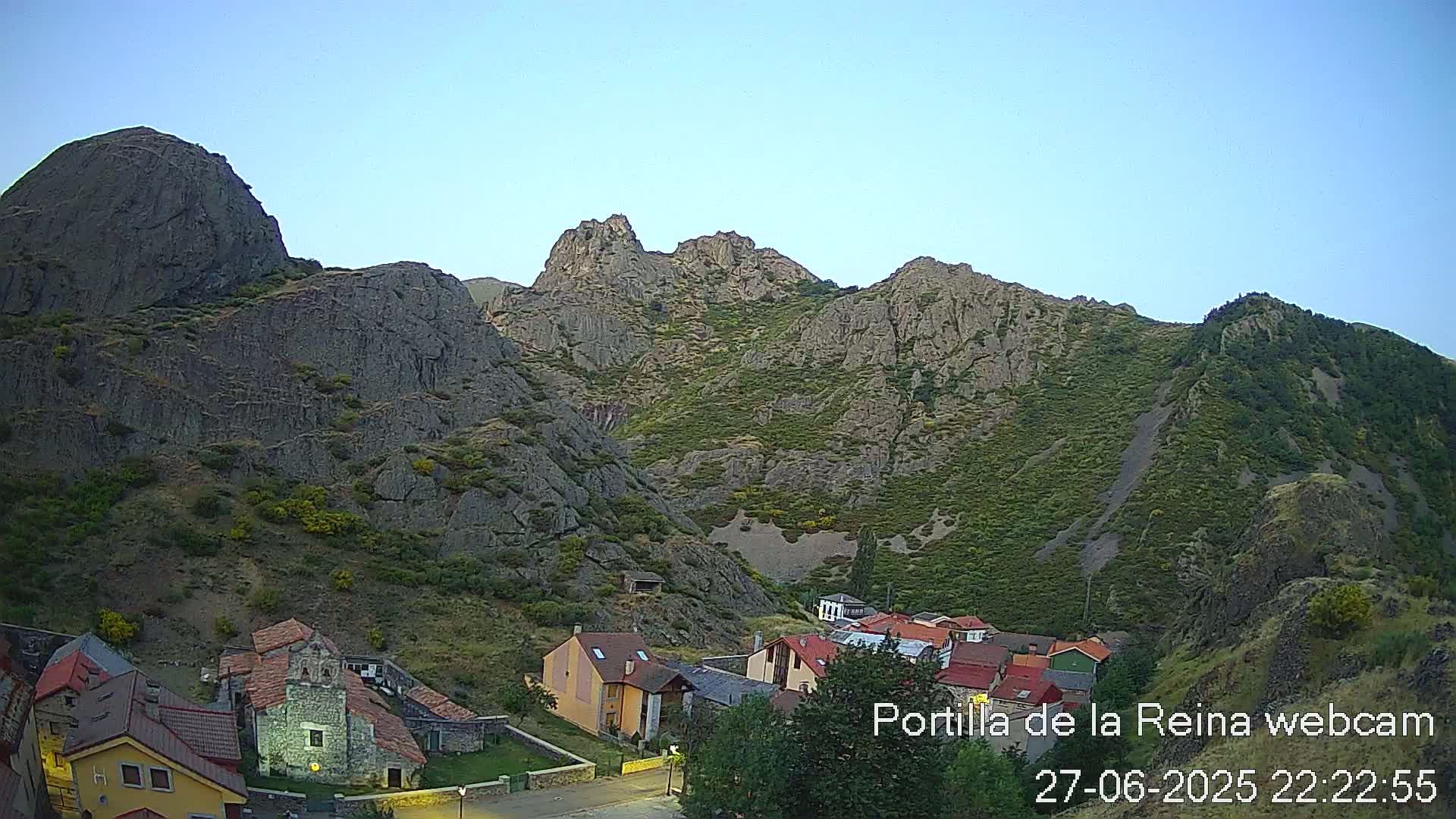 Picos de Europa National Park from Portilla de la Reina Village Live Cam - León, Castila&Leon, Spain