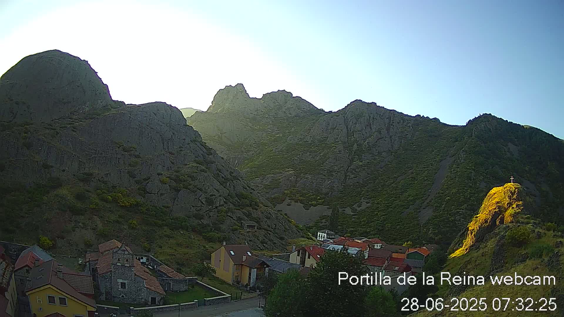 Picos de Europa National Park from Portilla de la Reina Village Live Cam - León, Castila&Leon, Spain