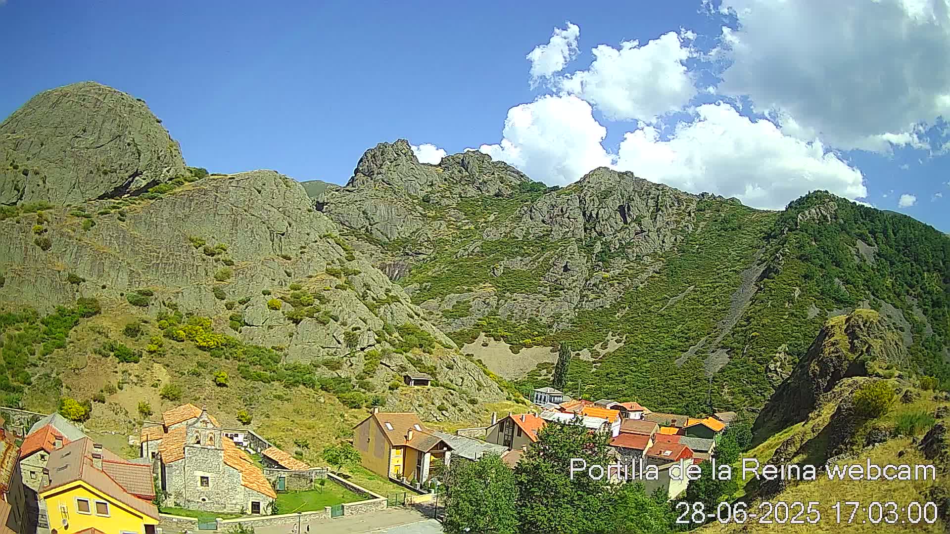 Picos de Europa National Park from Portilla de la Reina Village Live Cam - León, Castila&Leon, Spain