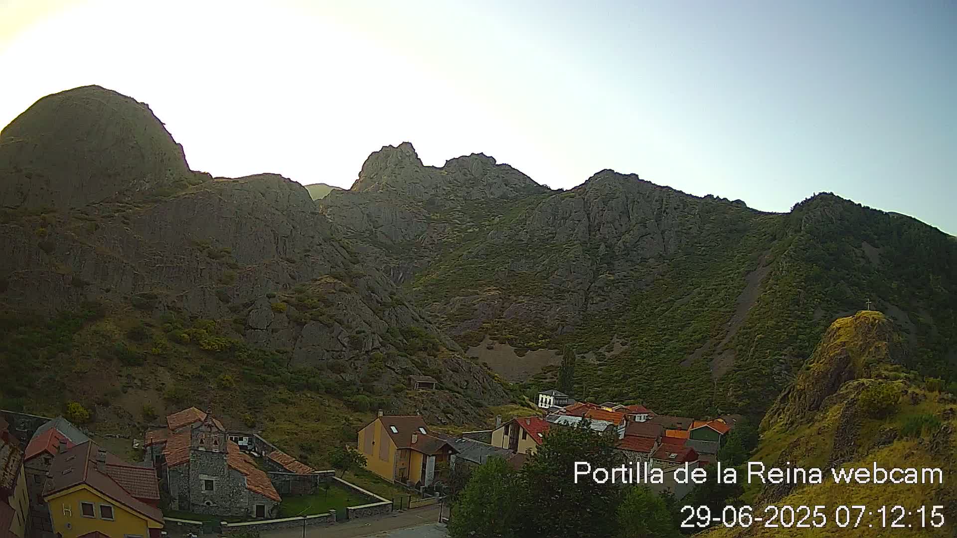 Picos de Europa National Park from Portilla de la Reina Village Live Cam - León, Castila&Leon, Spain