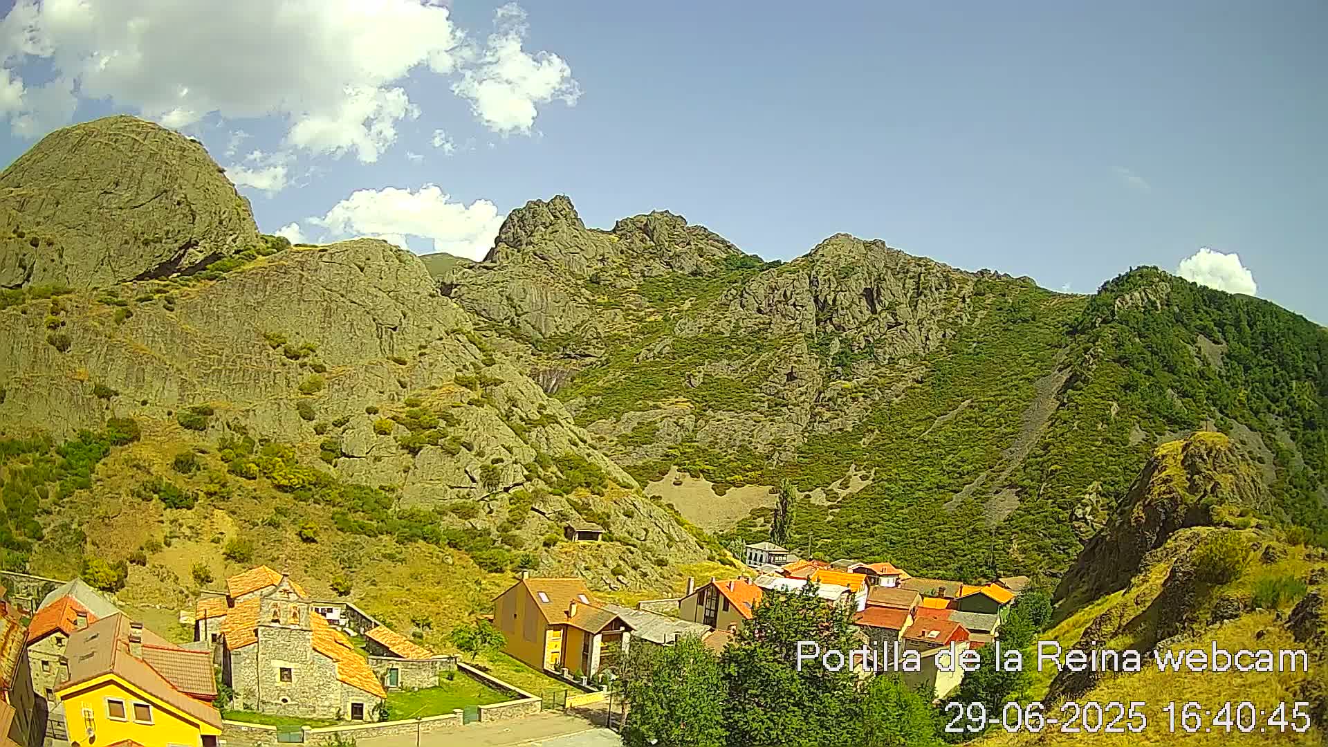 Picos de Europa National Park from Portilla de la Reina Village Live Cam - León, Castila&Leon, Spain