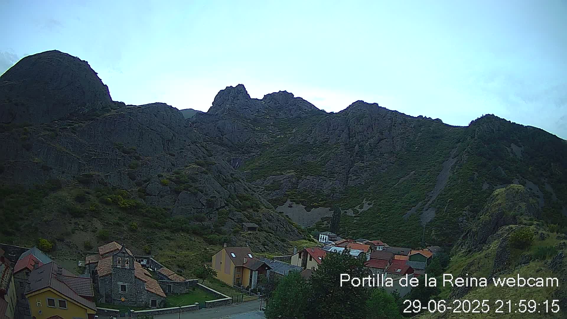 Picos de Europa National Park from Portilla de la Reina Village Live Cam - León, Castila&Leon, Spain