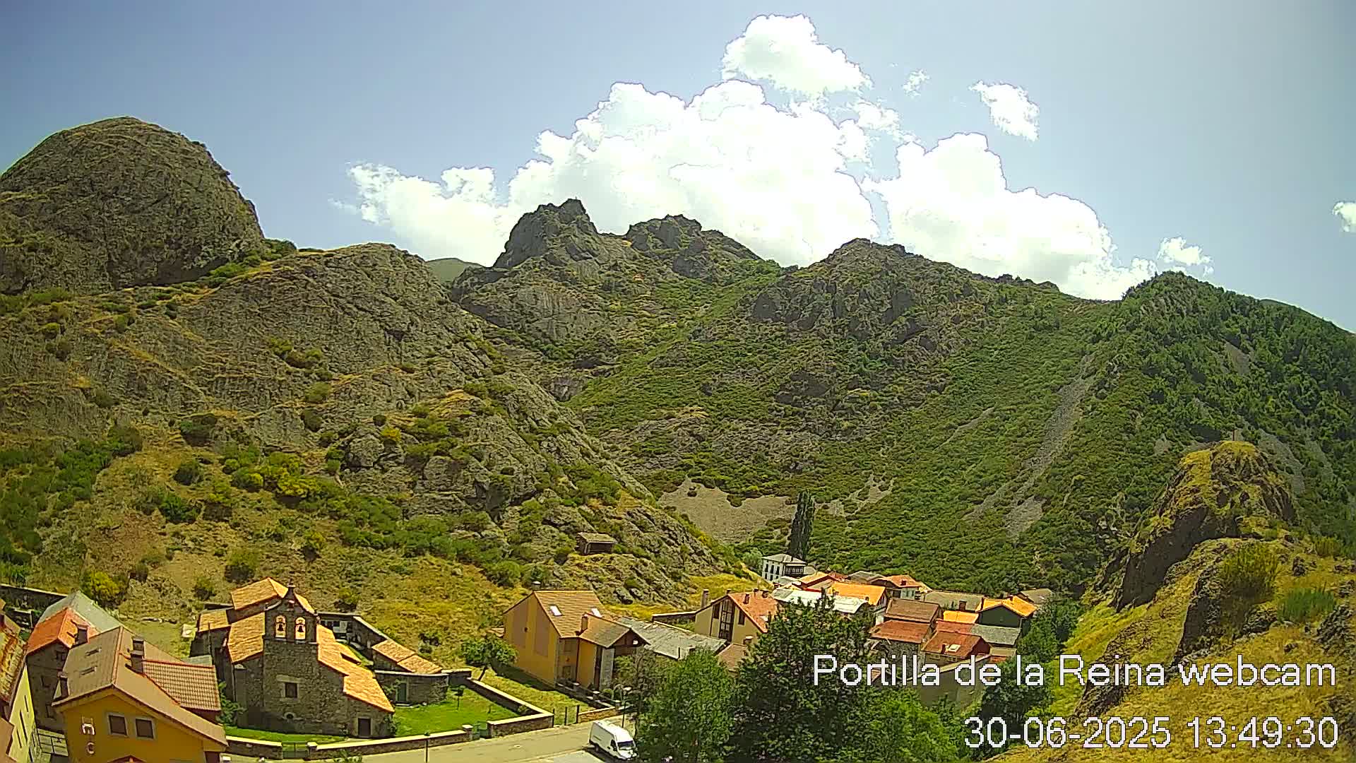 Picos de Europa National Park from Portilla de la Reina Village Live Cam - León, Castila&Leon, Spain