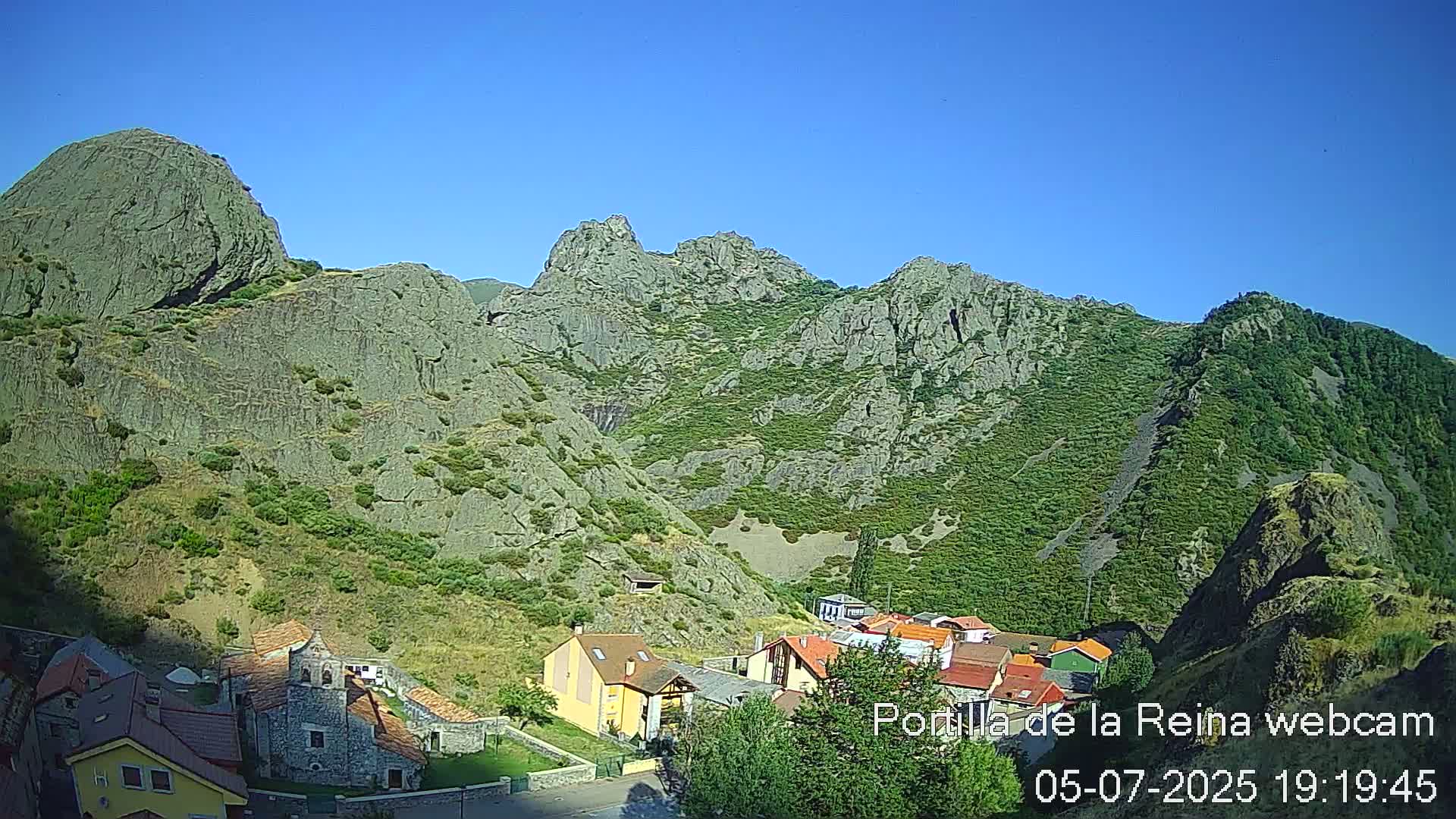 Picos de Europa National Park from Portilla de la Reina Village Live Cam - León, Castila&Leon, Spain