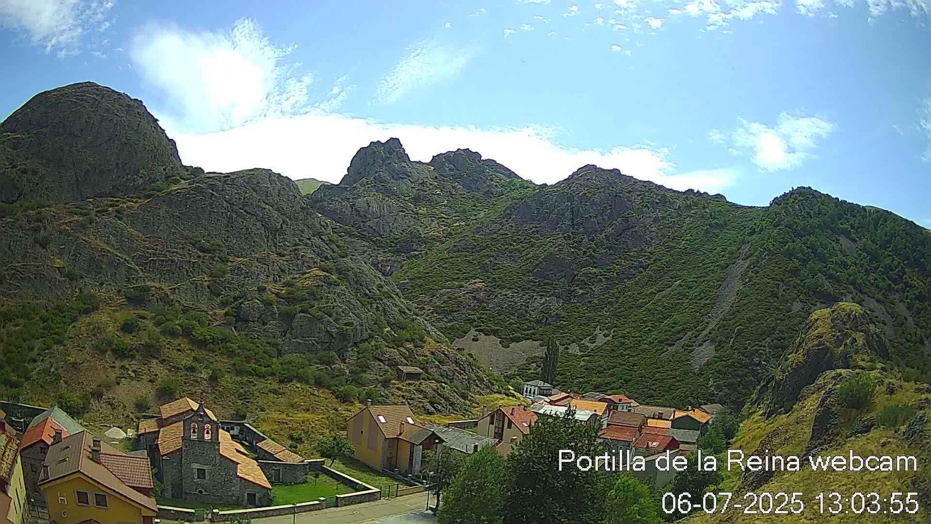 Picos de Europa National Park from Portilla de la Reina Village Live Cam - León, Castila&Leon, Spain