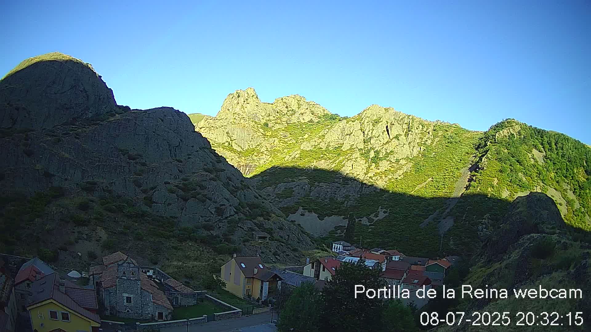 Picos de Europa National Park from Portilla de la Reina Village Live Cam - León, Castila&Leon, Spain