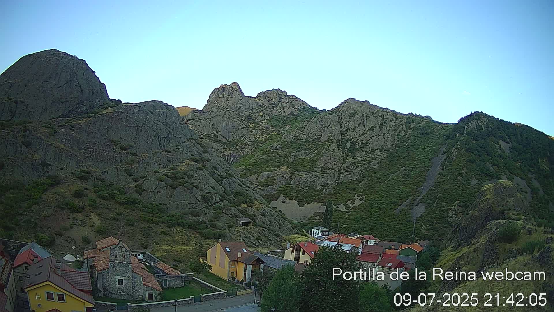 Picos de Europa National Park from Portilla de la Reina Village Live Cam - León, Castila&Leon, Spain
