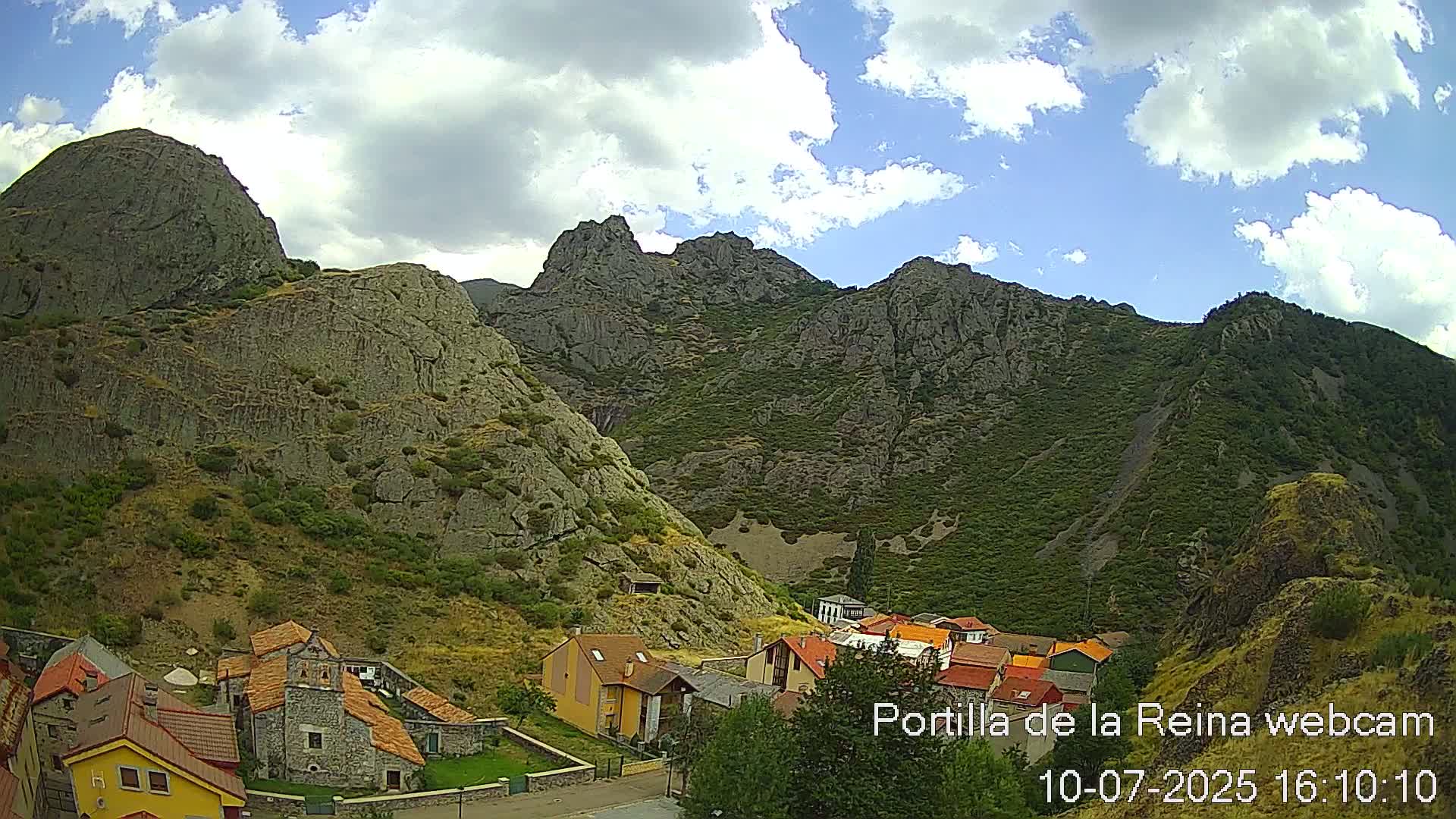 Picos de Europa National Park from Portilla de la Reina Village Live Cam - León, Castila&Leon, Spain