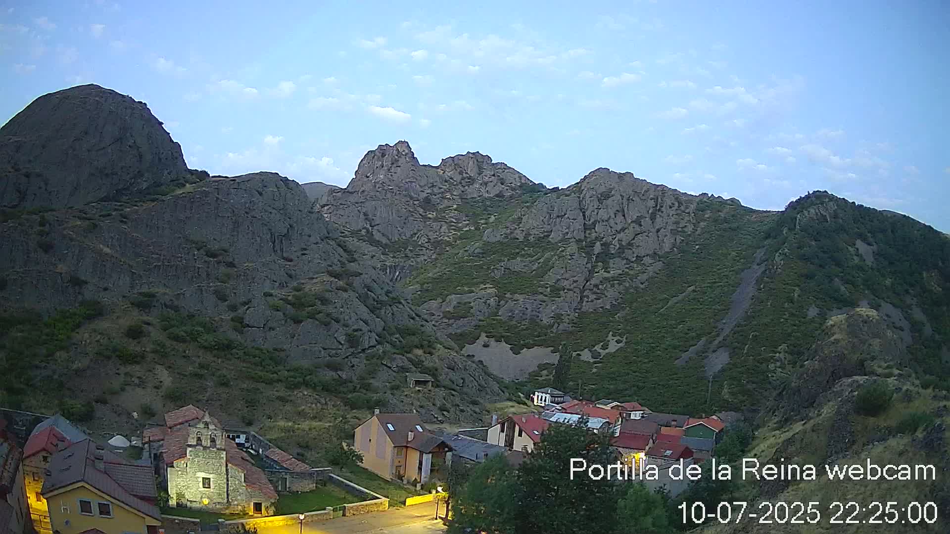 Picos de Europa National Park from Portilla de la Reina Village Live Cam - León, Castila&Leon, Spain