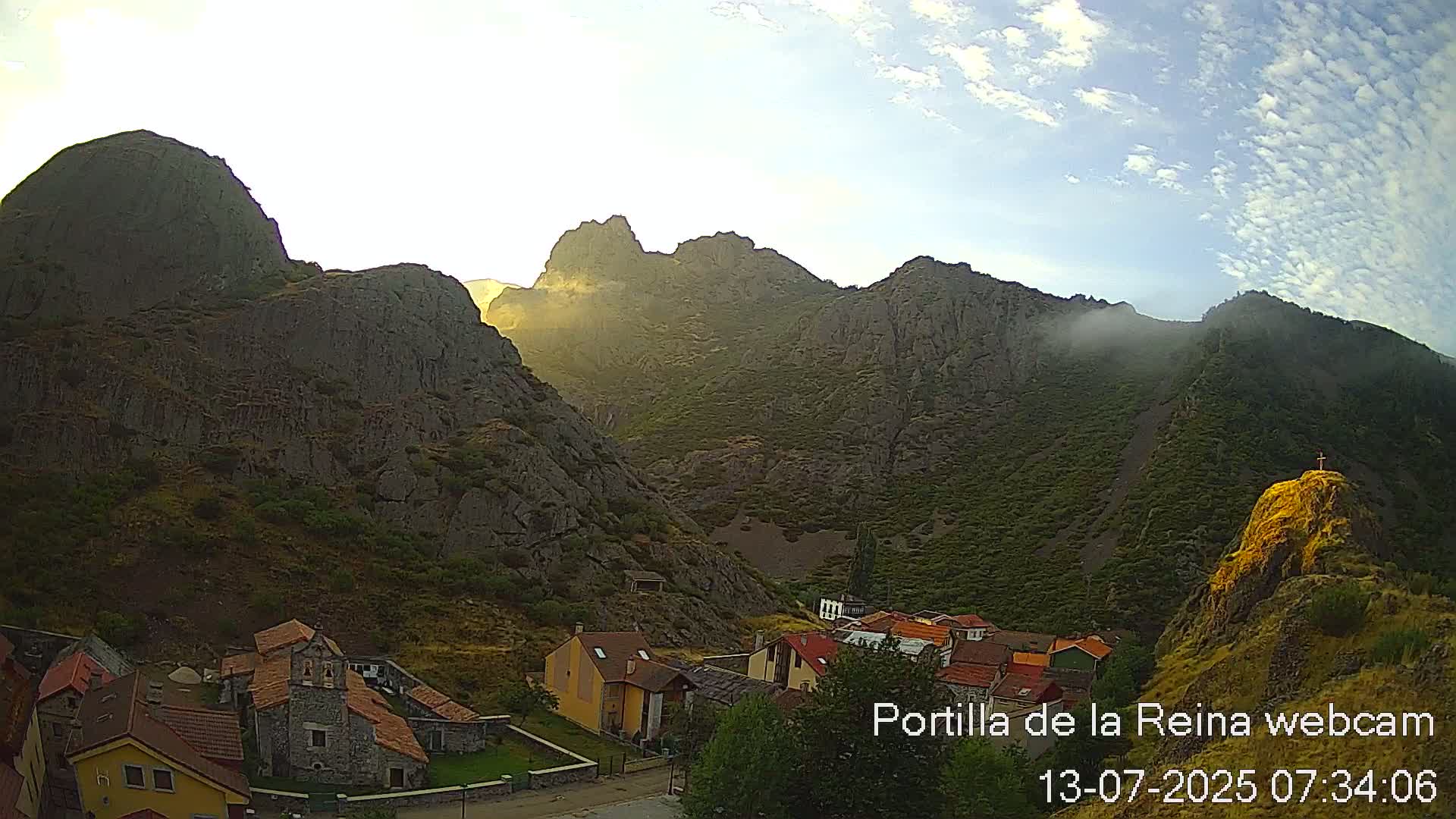 Picos de Europa National Park from Portilla de la Reina Village Live Cam - León, Castila&Leon, Spain