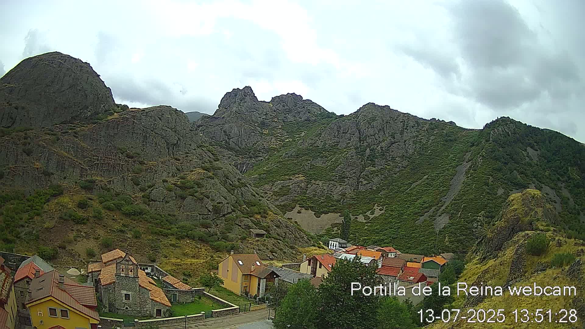 Picos de Europa National Park from Portilla de la Reina Village Live Cam - León, Castila&Leon, Spain