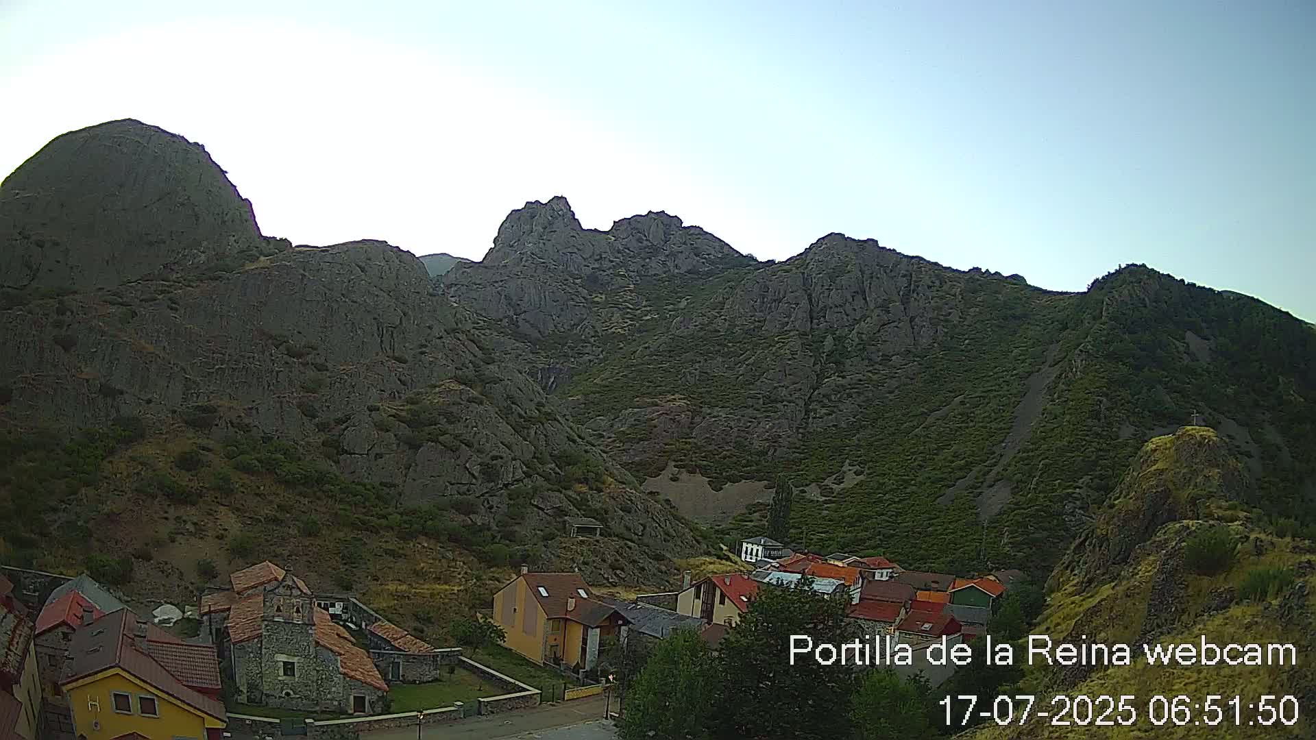 Picos de Europa National Park from Portilla de la Reina Village Live Cam - León, Castila&Leon, Spain