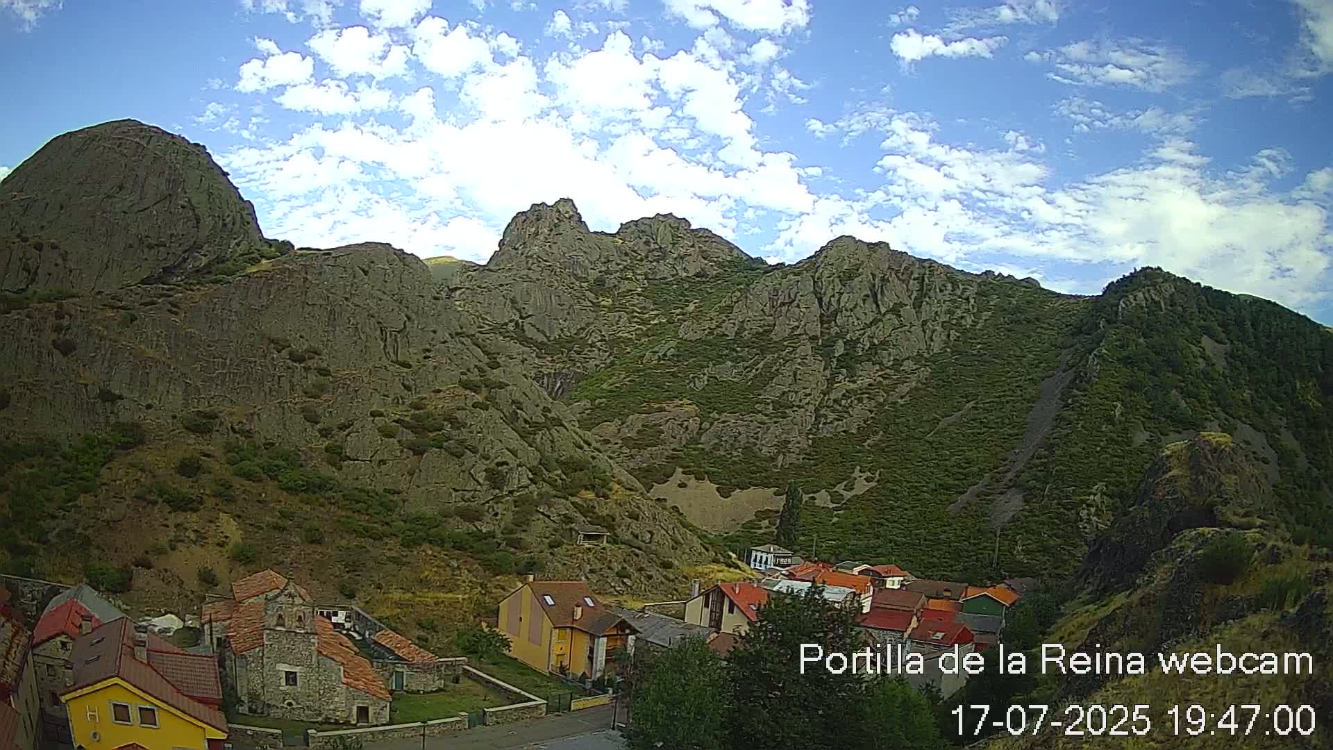 Picos de Europa National Park from Portilla de la Reina Village Live Cam - León, Castila&Leon, Spain