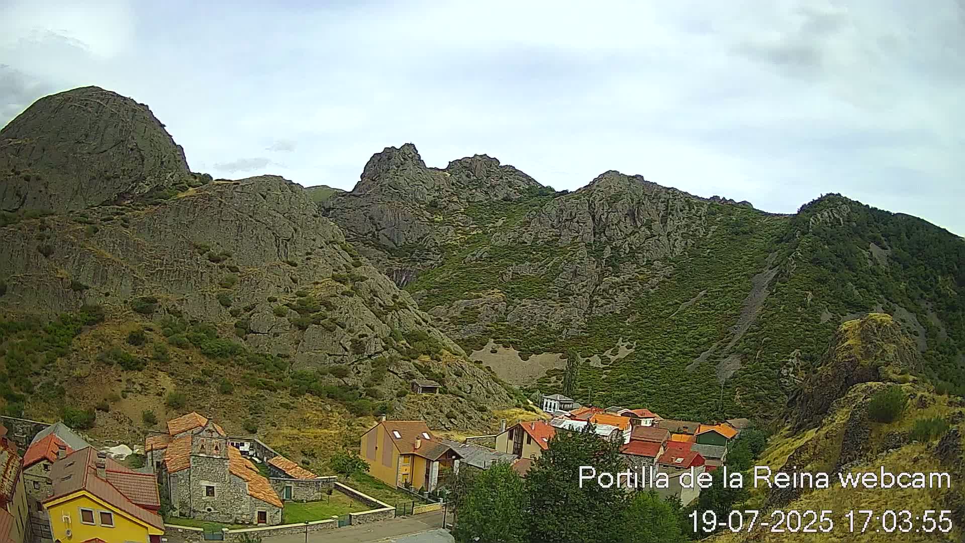 Picos de Europa National Park from Portilla de la Reina Village Live Cam - León, Castila&Leon, Spain