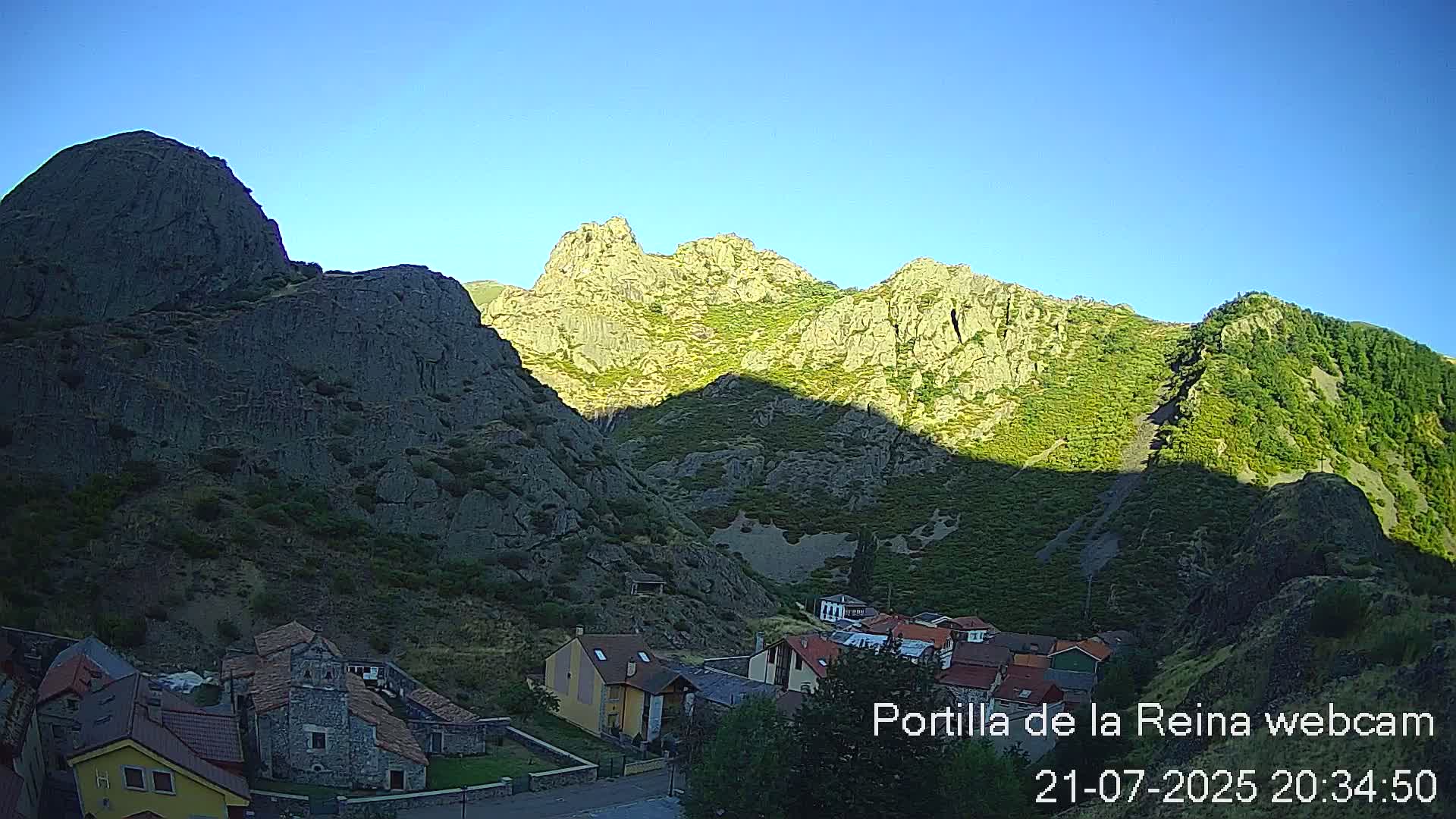 Picos de Europa National Park from Portilla de la Reina Village Live Cam - León, Castila&Leon, Spain