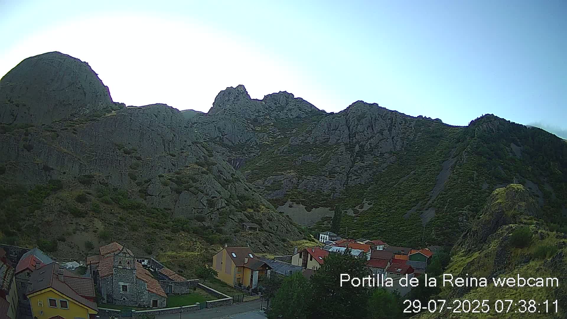 Picos de Europa National Park from Portilla de la Reina Village Live Cam - León, Castila&Leon, Spain