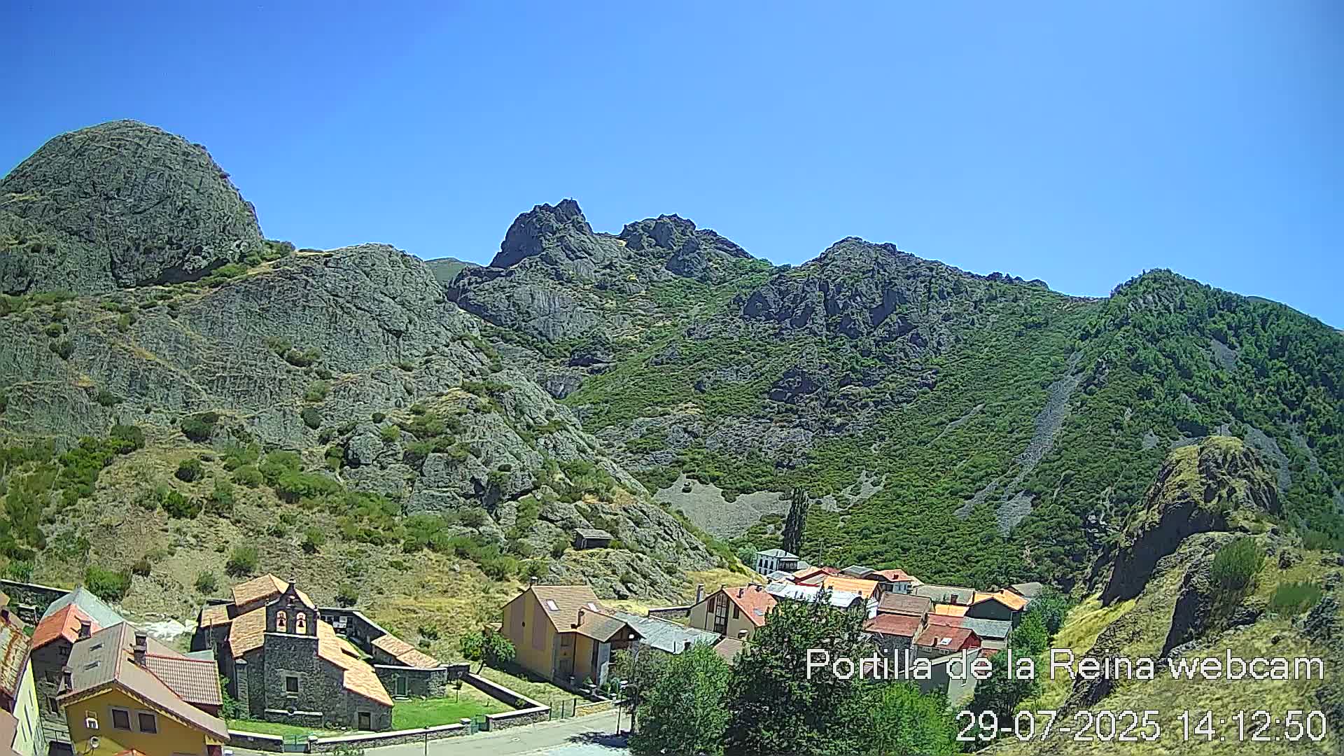 Picos de Europa National Park from Portilla de la Reina Village Live Cam - León, Castila&Leon, Spain