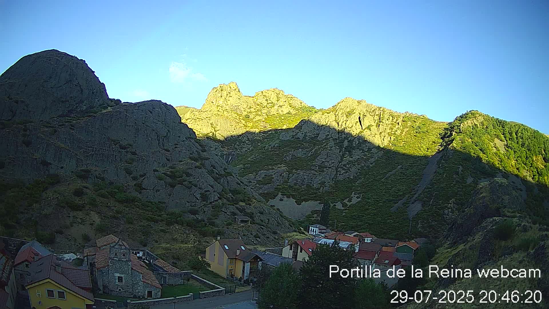 Picos de Europa National Park from Portilla de la Reina Village Live Cam - León, Castila&Leon, Spain