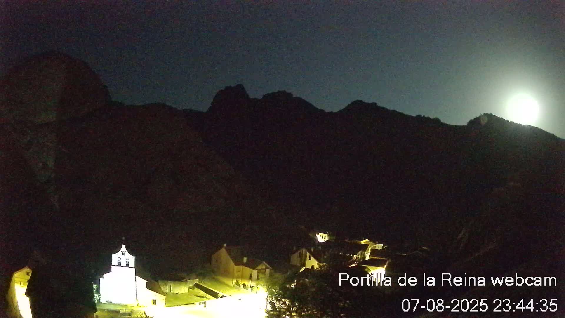 Picos de Europa National Park from Portilla de la Reina Village Live Cam - León, Castila&Leon, Spain