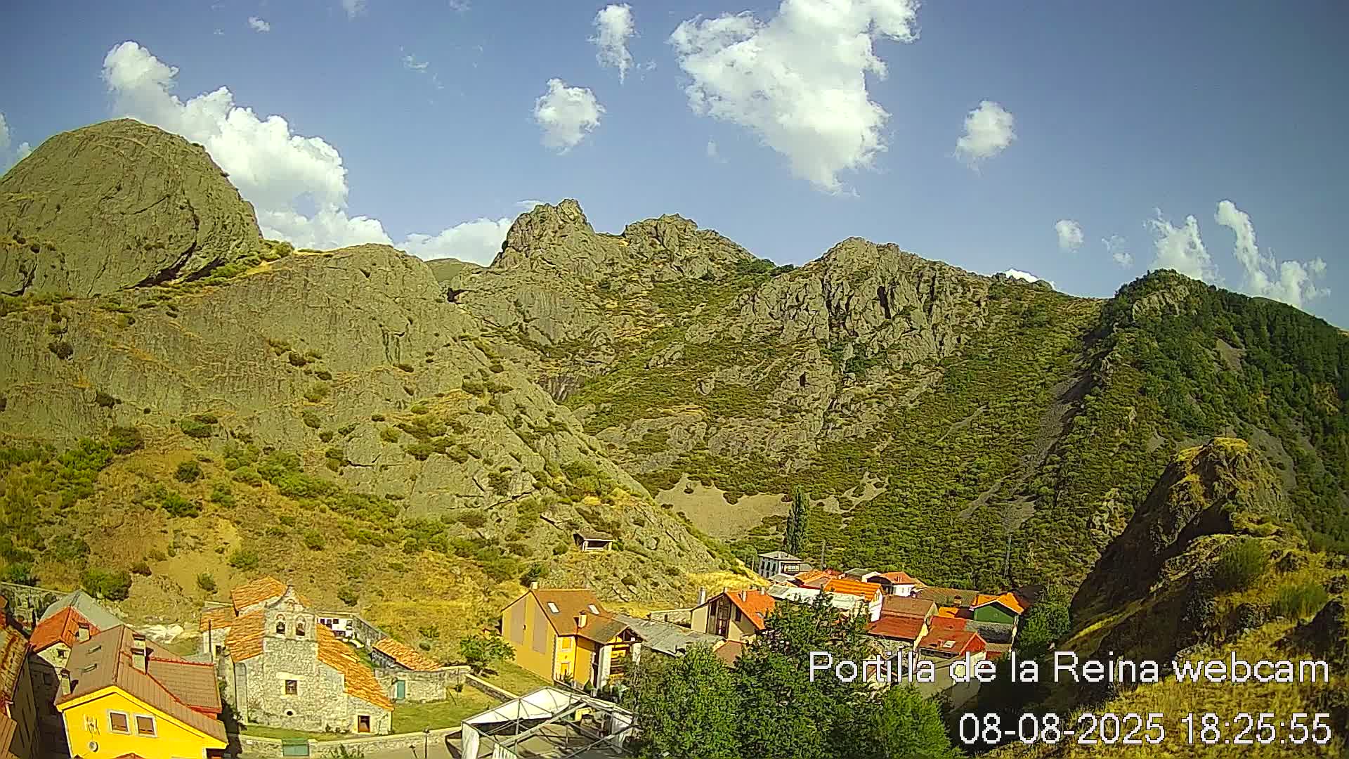 Picos de Europa National Park from Portilla de la Reina Village Live Cam - León, Castila&Leon, Spain