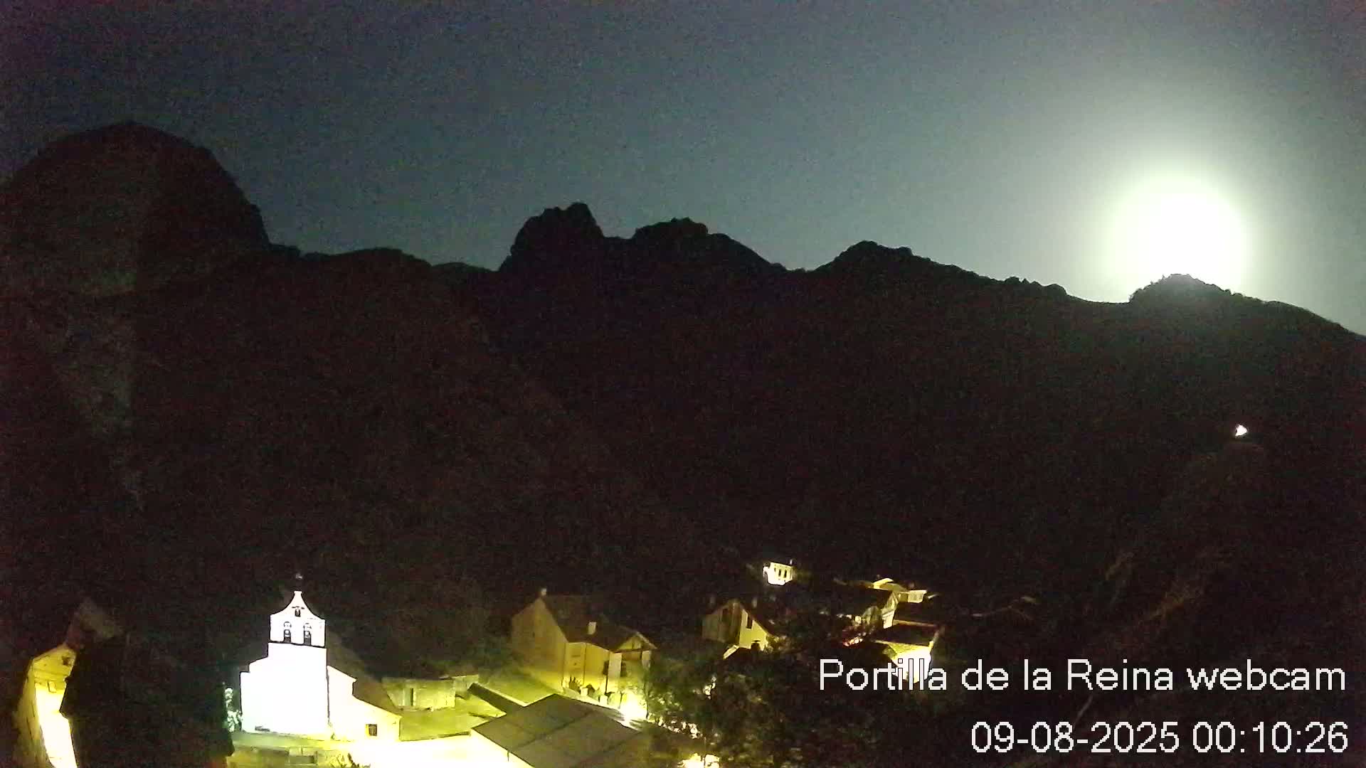 Picos de Europa National Park from Portilla de la Reina Village Live Cam - León, Castila&Leon, Spain