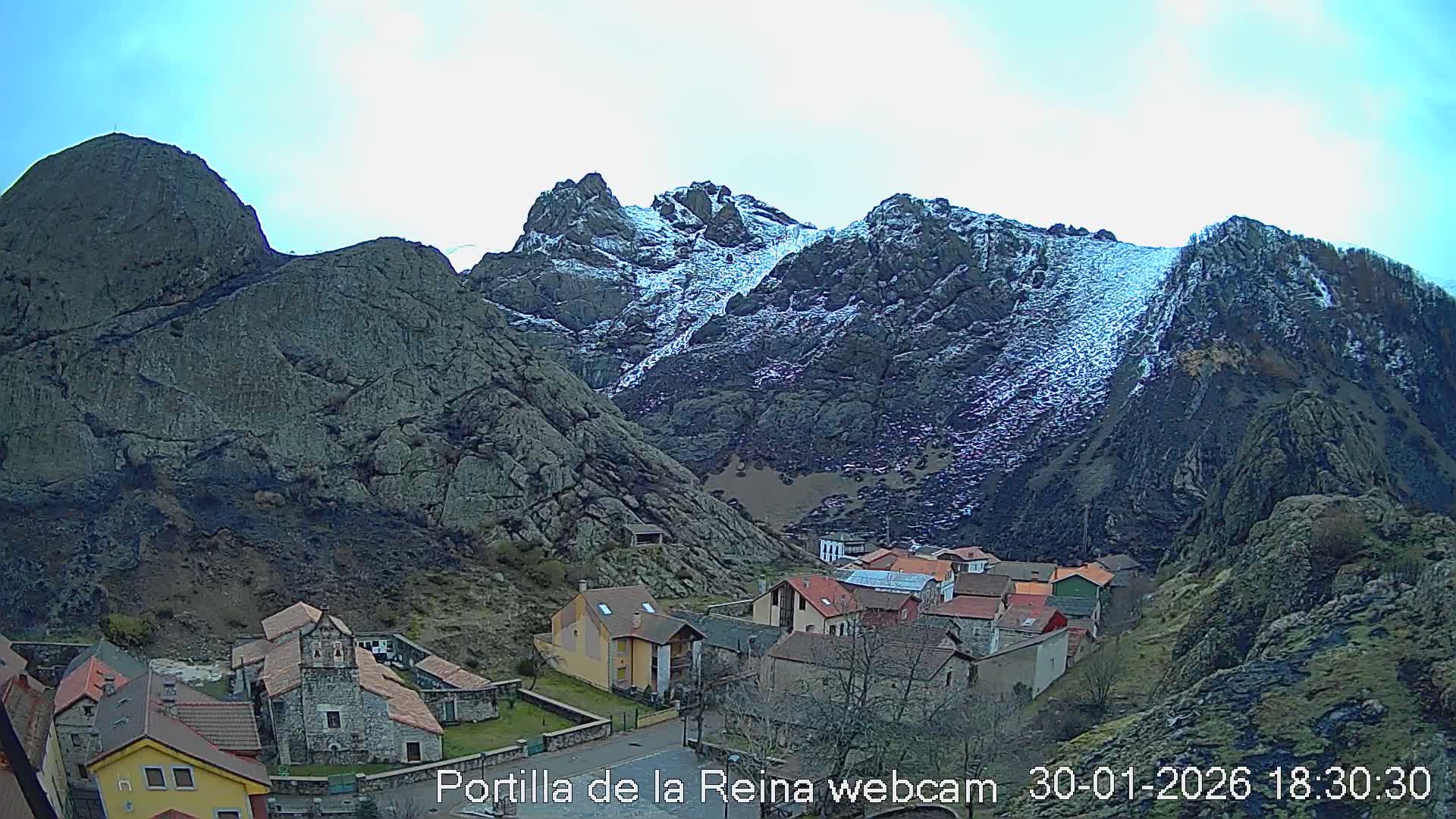 Picos de Europa National Park from Portilla de la Reina Village Live Cam - León, Castila&Leon, Spain