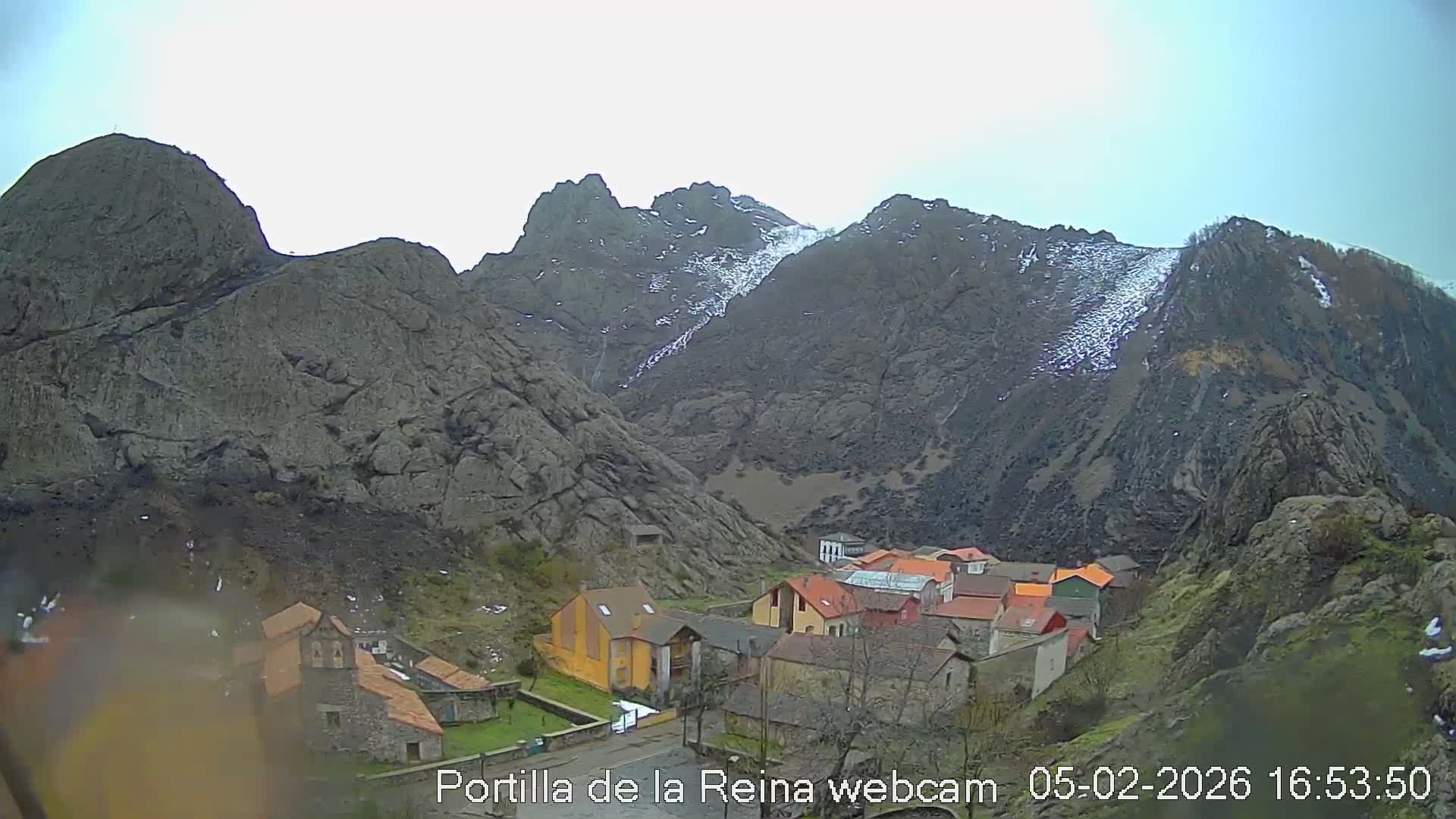 Picos de Europa National Park from Portilla de la Reina Village Live Cam - León, Castila&Leon, Spain