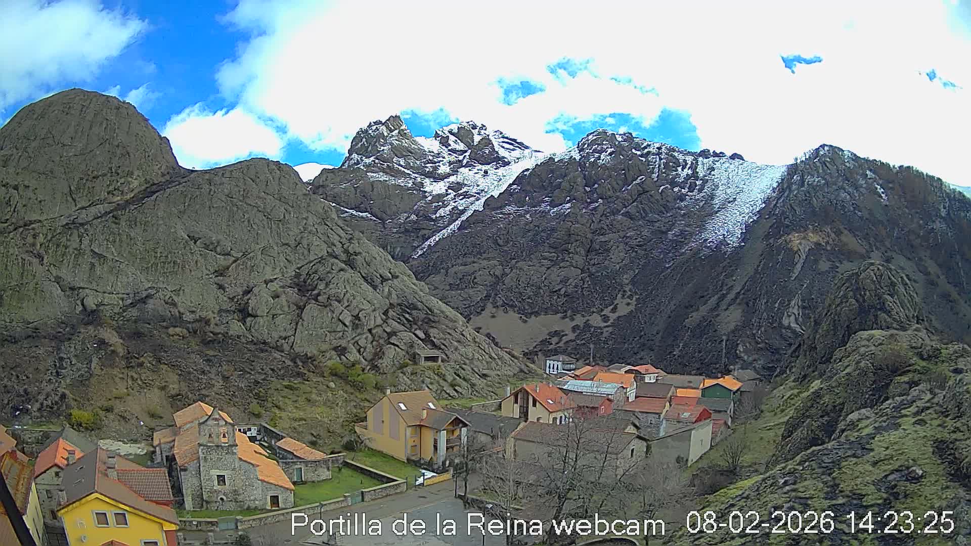 Picos de Europa National Park from Portilla de la Reina Village Live Cam - León, Castila&Leon, Spain