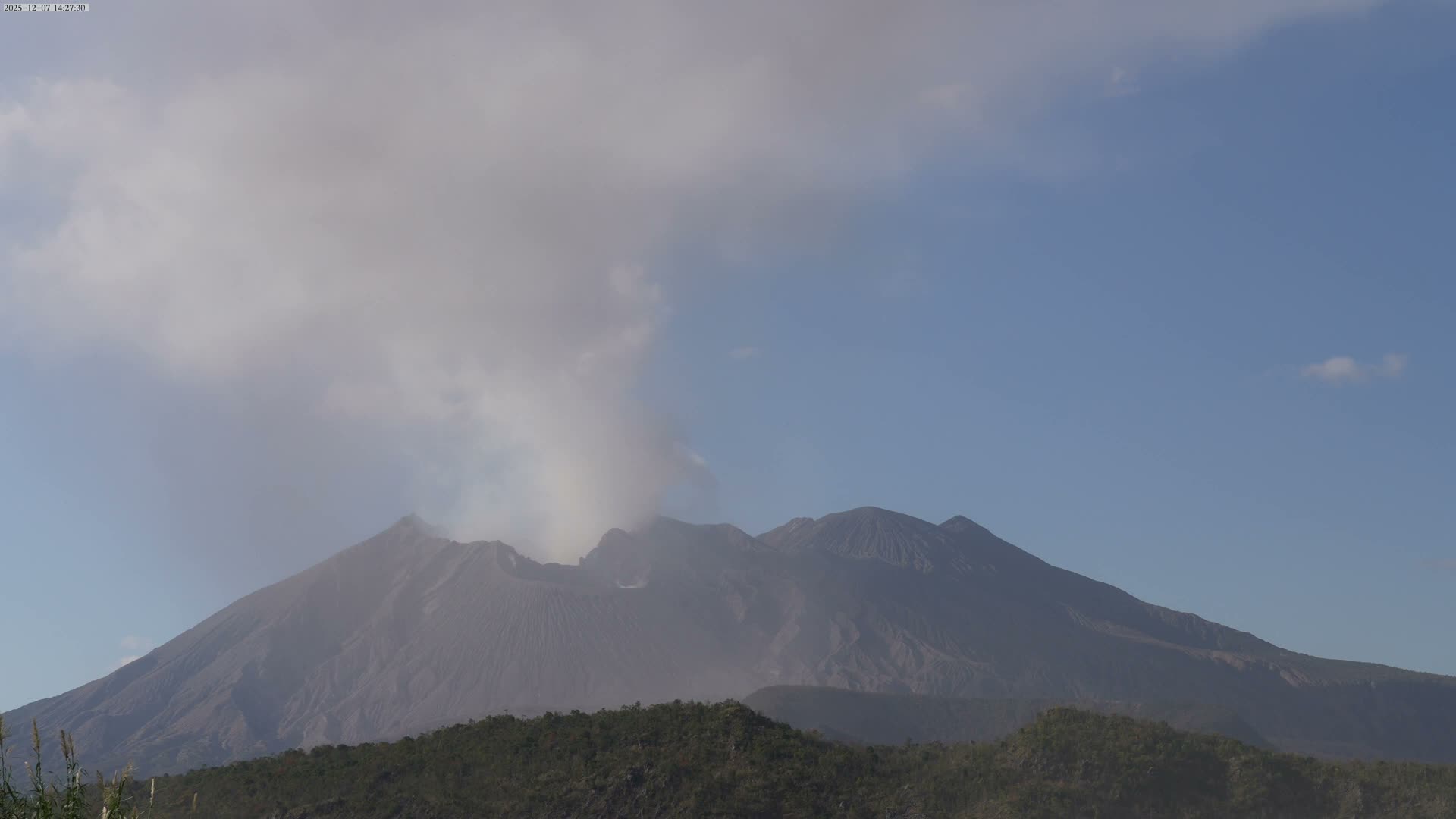 Kagoshima, Sakurajima Living Volcano ( 鹿児島・桜島 生きた火山 ) Live Cam - Kurokamicho, Kagoshima, Kagoshima Prefecture, Kyushu, Japan