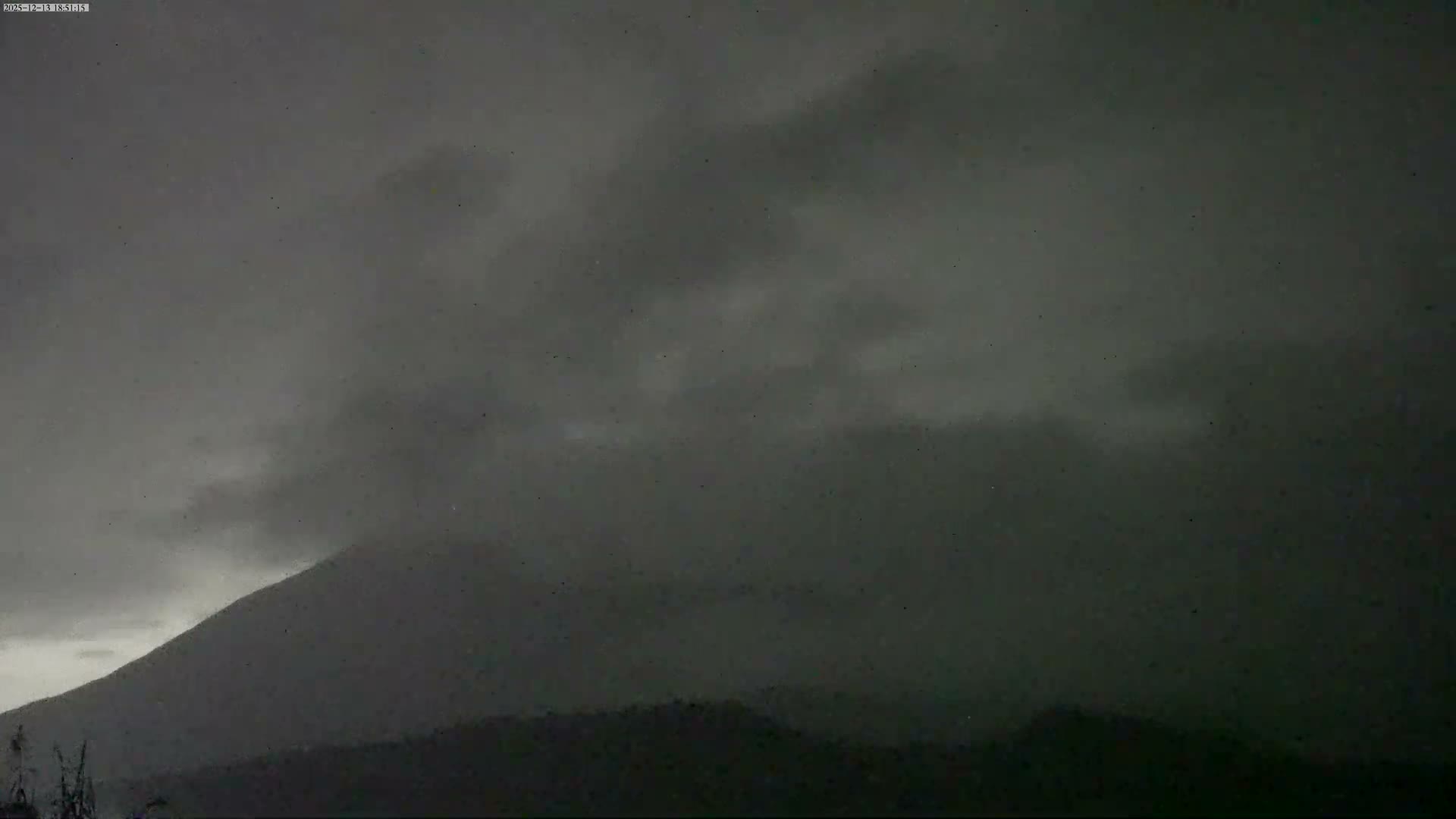 Kagoshima, Sakurajima Living Volcano ( 鹿児島・桜島 生きた火山 ) Live Cam - Kurokamicho, Kagoshima, Kagoshima Prefecture, Kyushu, Japan