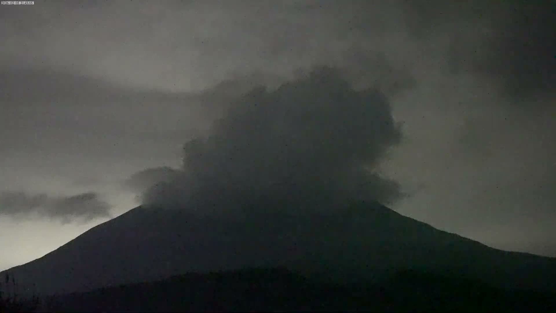 Kagoshima, Sakurajima Living Volcano ( 鹿児島・桜島 生きた火山 ) Live Cam - Kurokamicho, Kagoshima, Kagoshima Prefecture, Kyushu, Japan
