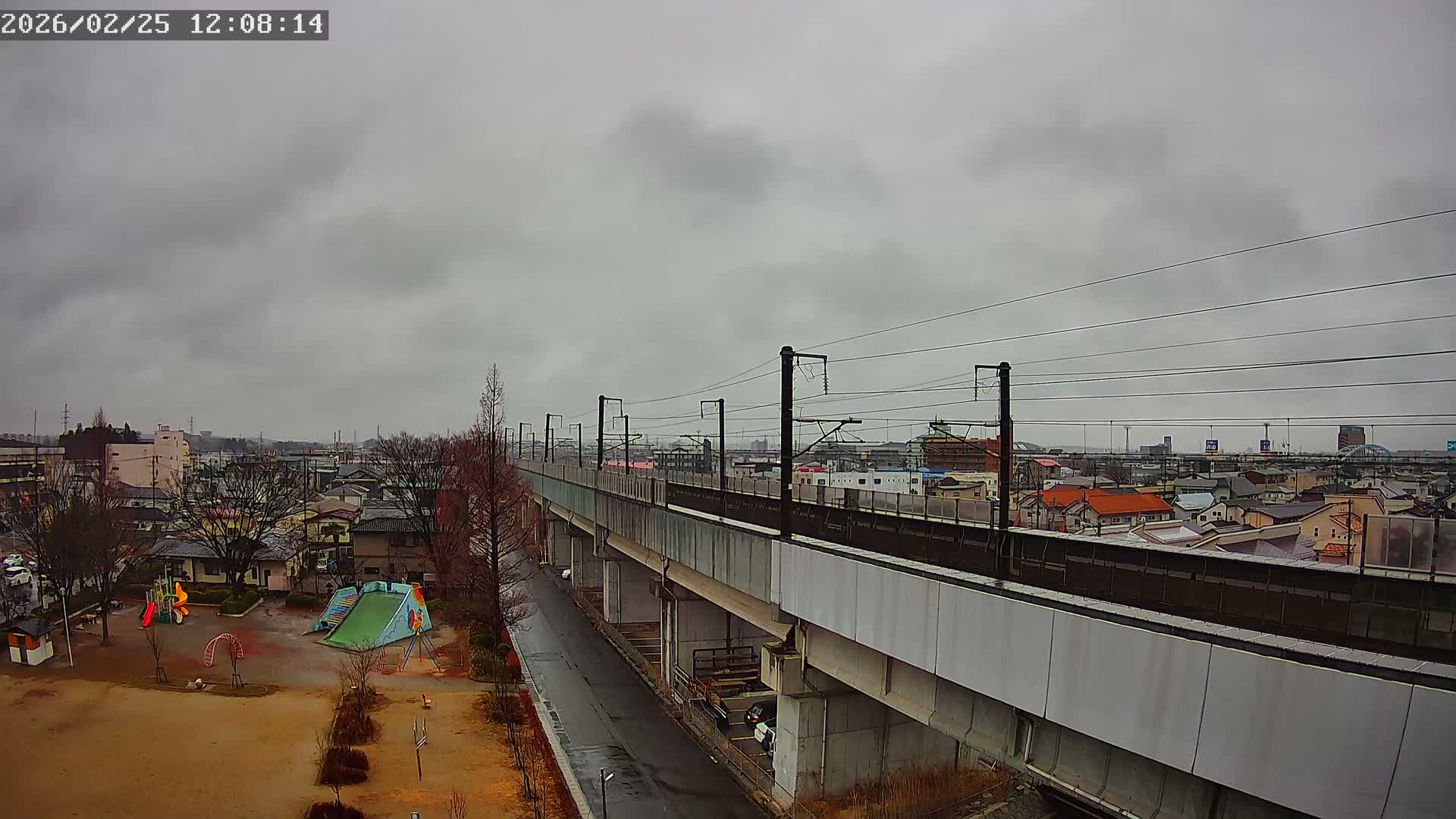 Koriyama City Skyline & Tonoku / Akita Shinkansen ( Bullet Train ) Viaduct ( 郡山市街のスカイラインと東濃・秋田新幹線高架橋 ) Live Cam - 2 Chome, Asakamachi Hidenoyama, Koriyama, Fukuşima, Tōhoku, Honshu, Japan