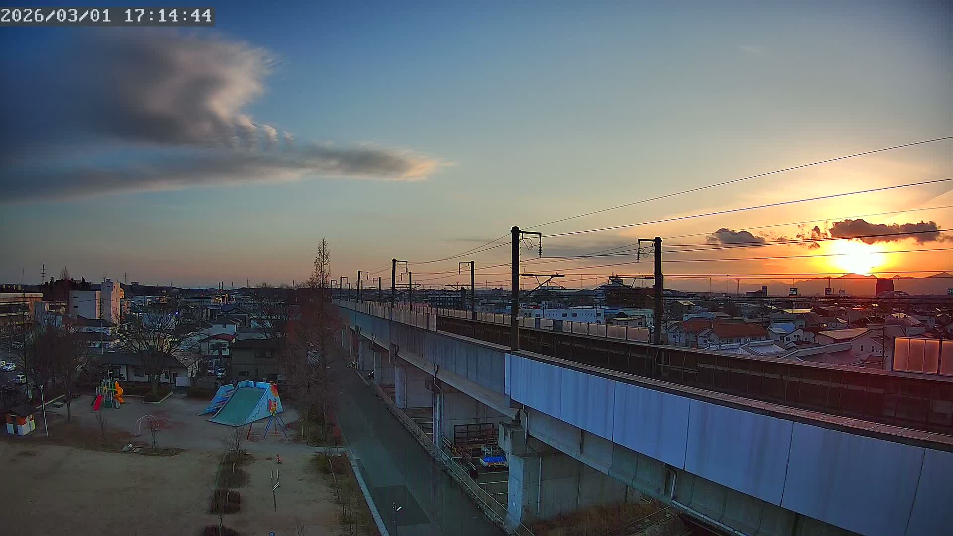Koriyama City Skyline & Tonoku / Akita Shinkansen ( Bullet Train ) Viaduct ( 郡山市街のスカイラインと東濃・秋田新幹線高架橋 ) Live Cam - 2 Chome, Asakamachi Hidenoyama, Koriyama, Fukuşima, Tōhoku, Honshu, Japan