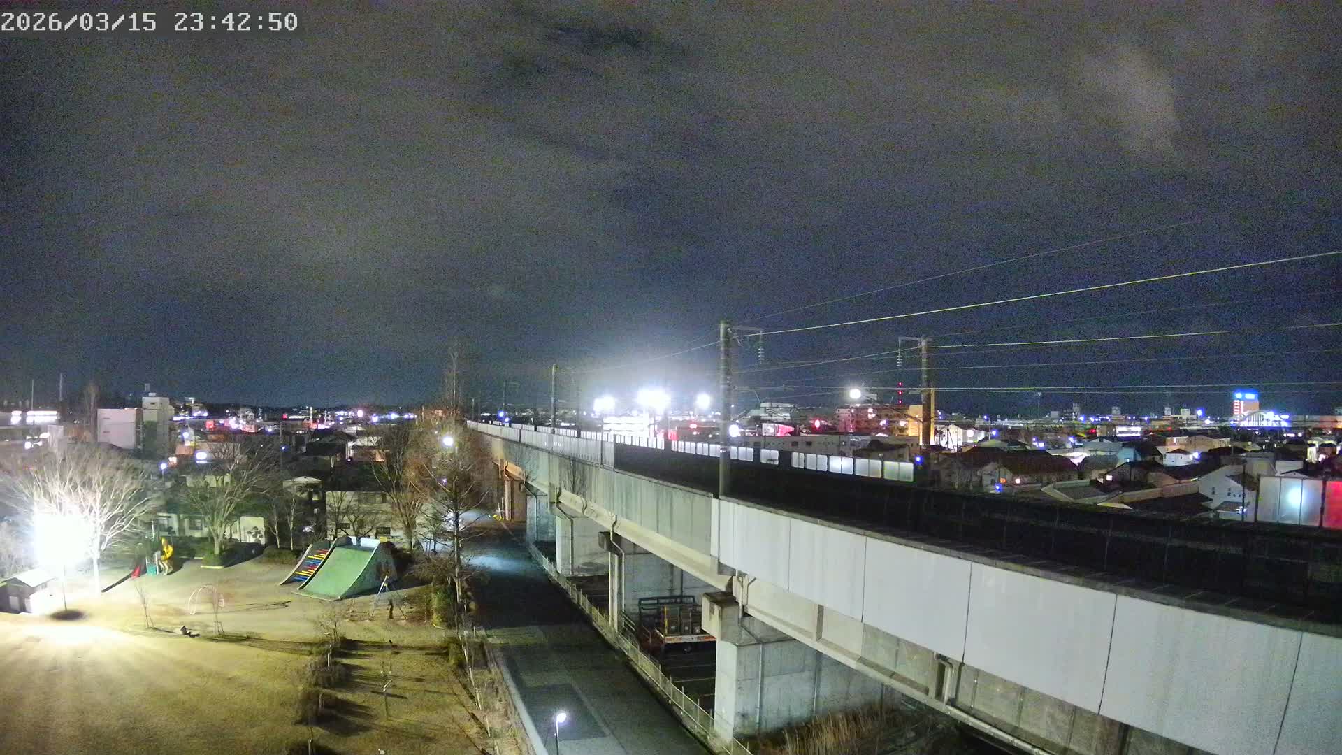 Koriyama City Skyline & Tonoku / Akita Shinkansen ( Bullet Train ) Viaduct ( 郡山市街のスカイラインと東濃・秋田新幹線高架橋 ) Live Cam - 2 Chome, Asakamachi Hidenoyama, Koriyama, Fukuşima, Tōhoku, Honshu, Japan
