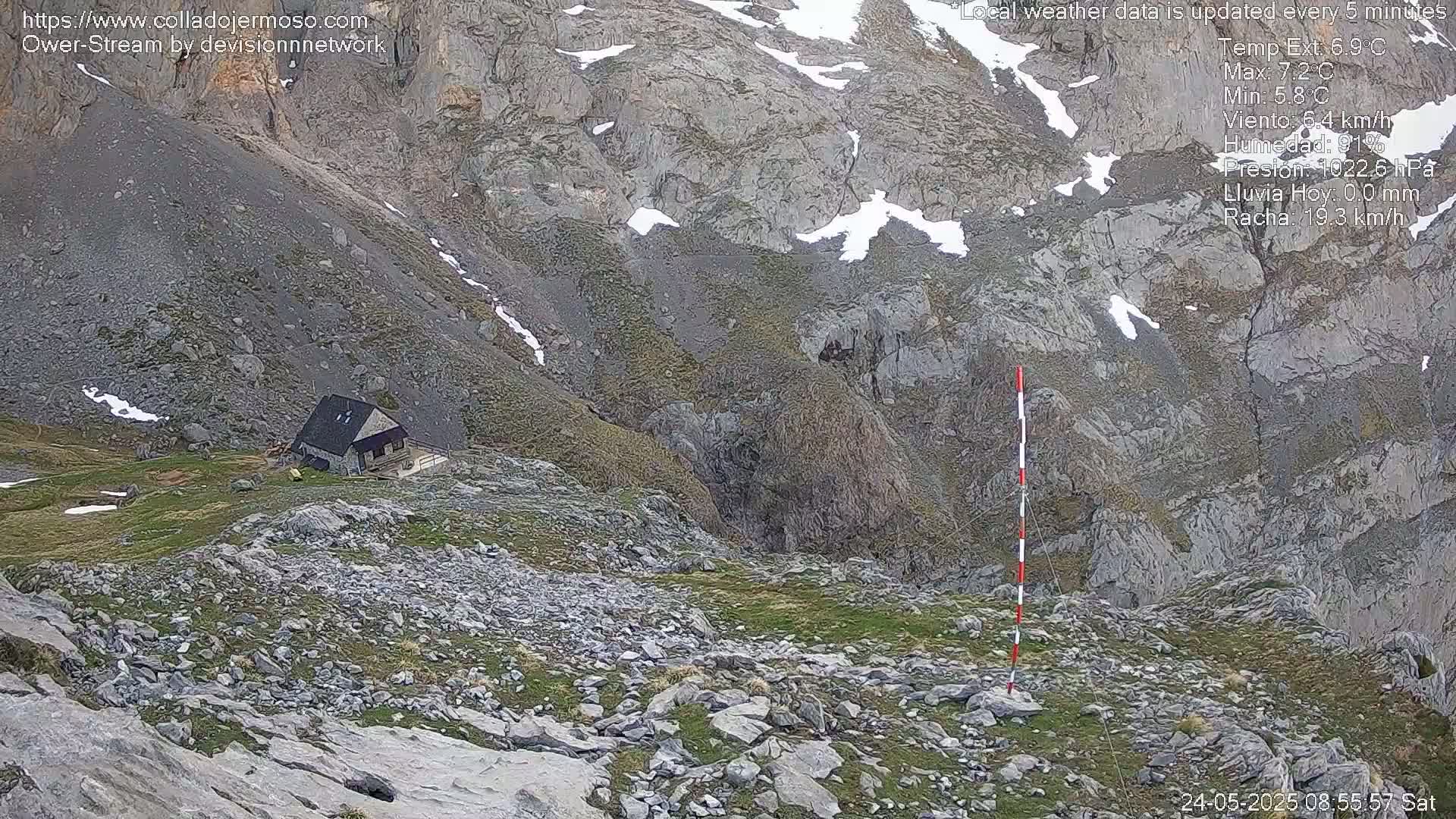 Picos de Europa Mountain Range Collado Jermoso Refuge Live Cam - León, Castila&Leon, Spain