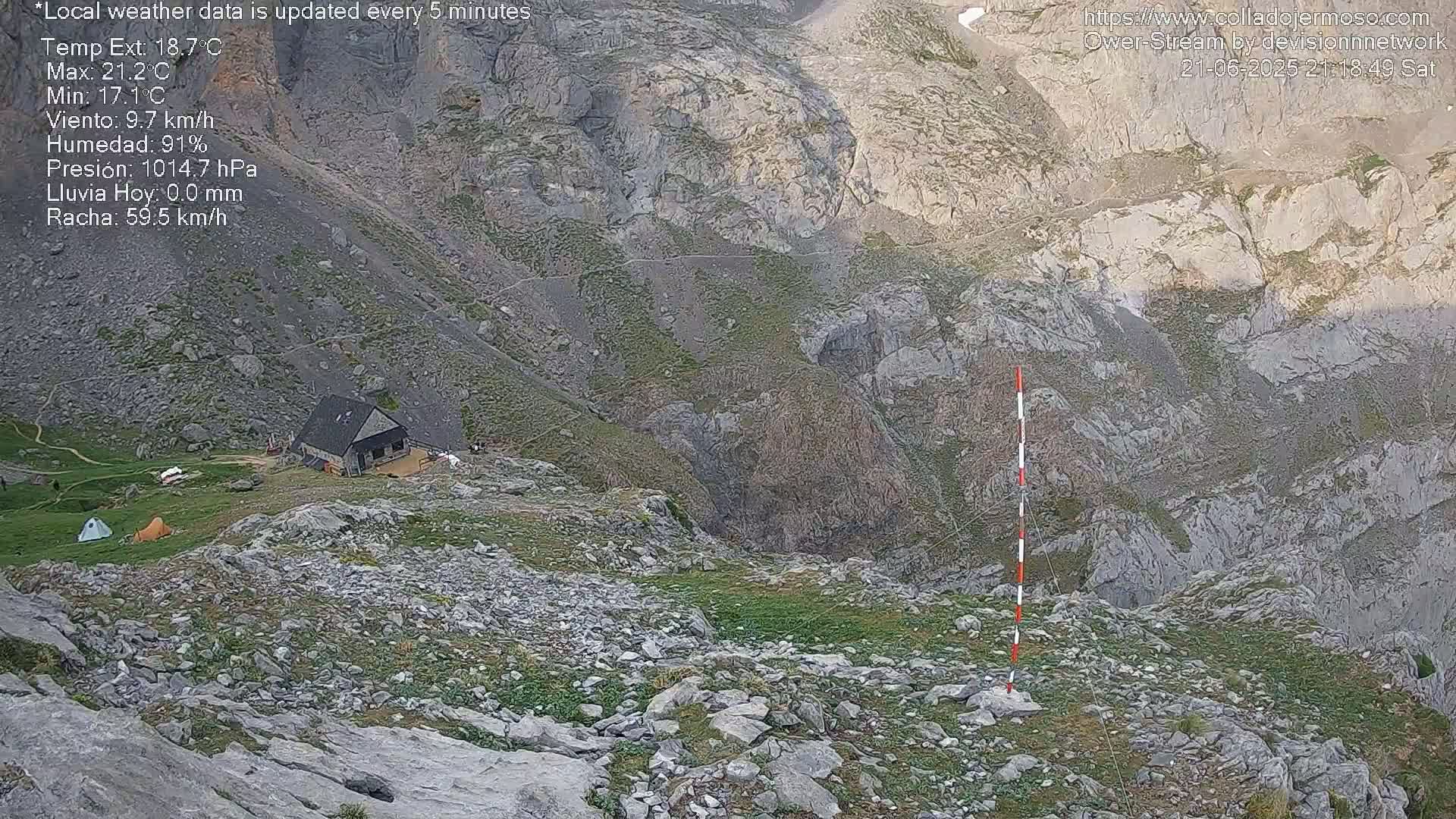 Picos de Europa Mountain Range Collado Jermoso Refuge Live Cam - León, Castila&Leon, Spain