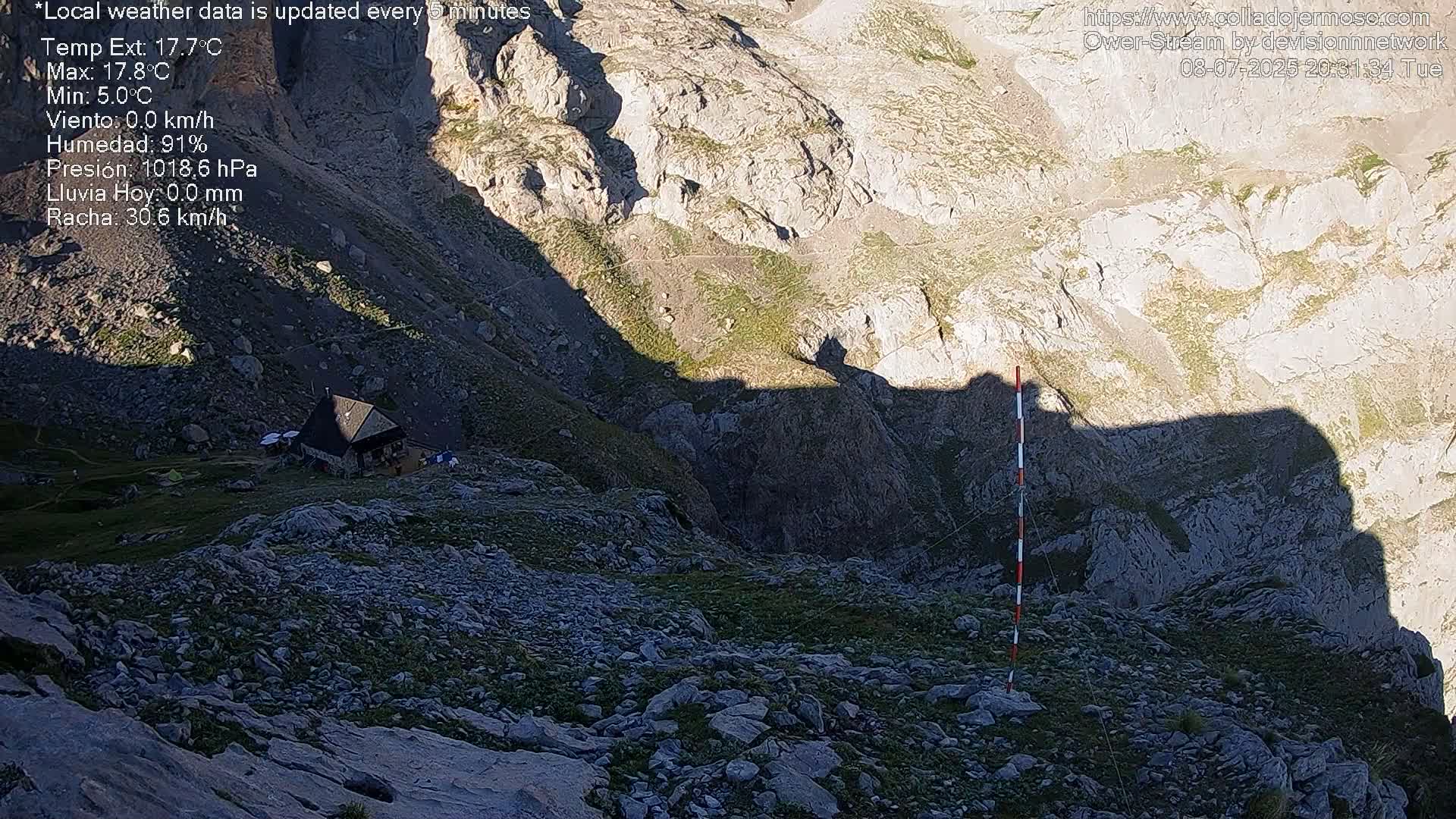 Picos de Europa Mountain Range Collado Jermoso Refuge Live Cam - León, Castila&Leon, Spain