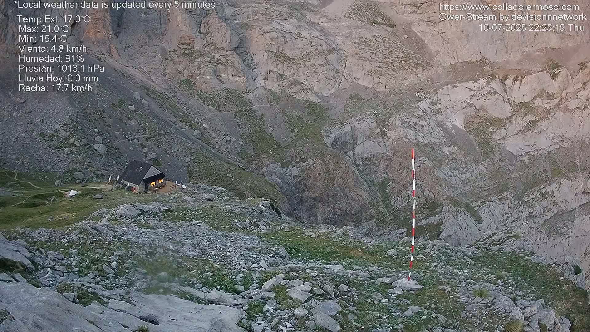 Picos de Europa Mountain Range Collado Jermoso Refuge Live Cam - León, Castila&Leon, Spain
