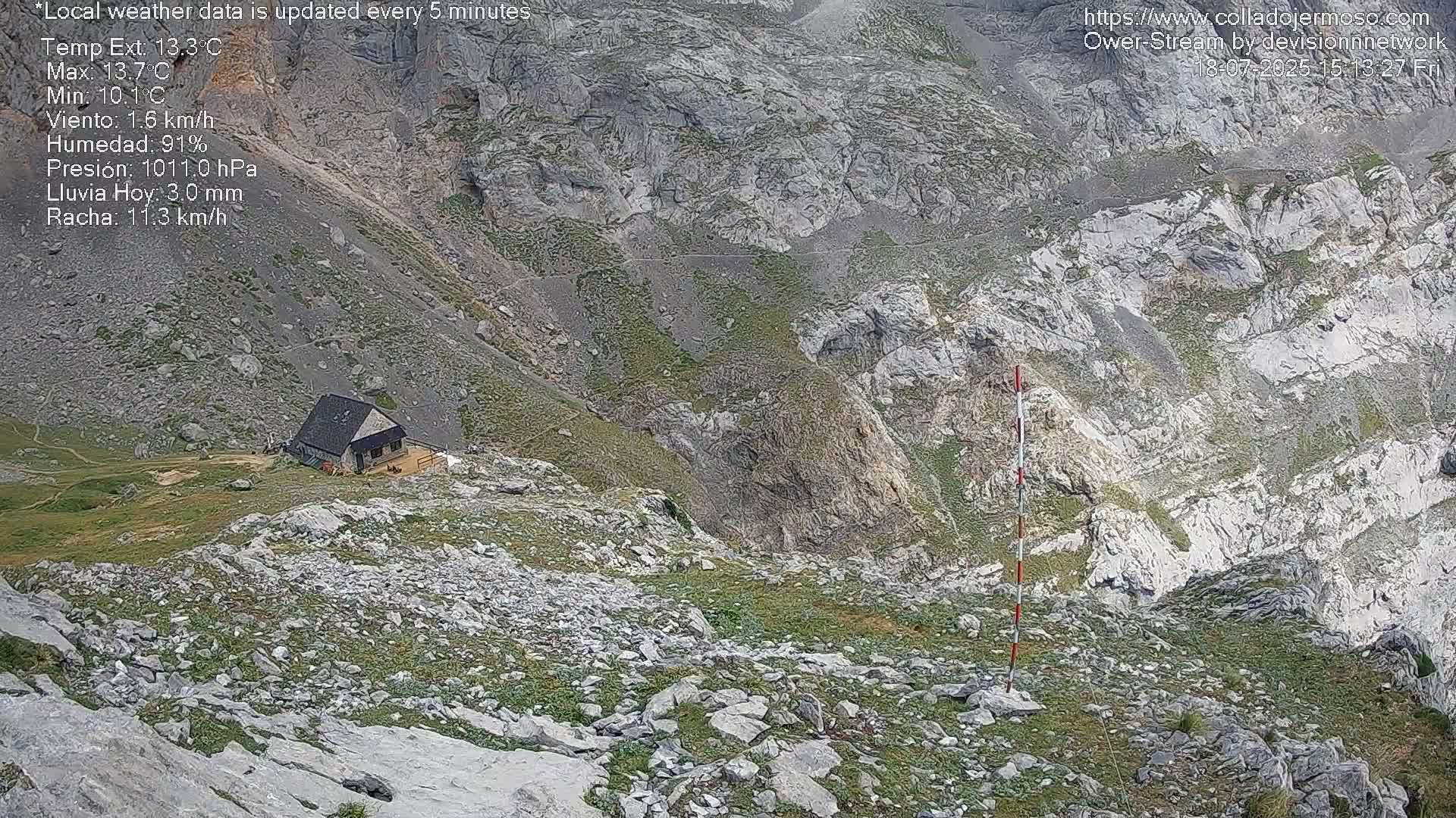Picos de Europa Mountain Range Collado Jermoso Refuge Live Cam - León, Castila&Leon, Spain
