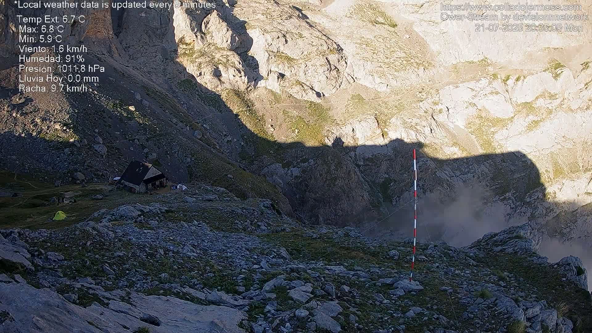 Picos de Europa Mountain Range Collado Jermoso Refuge Live Cam - León, Castila&Leon, Spain