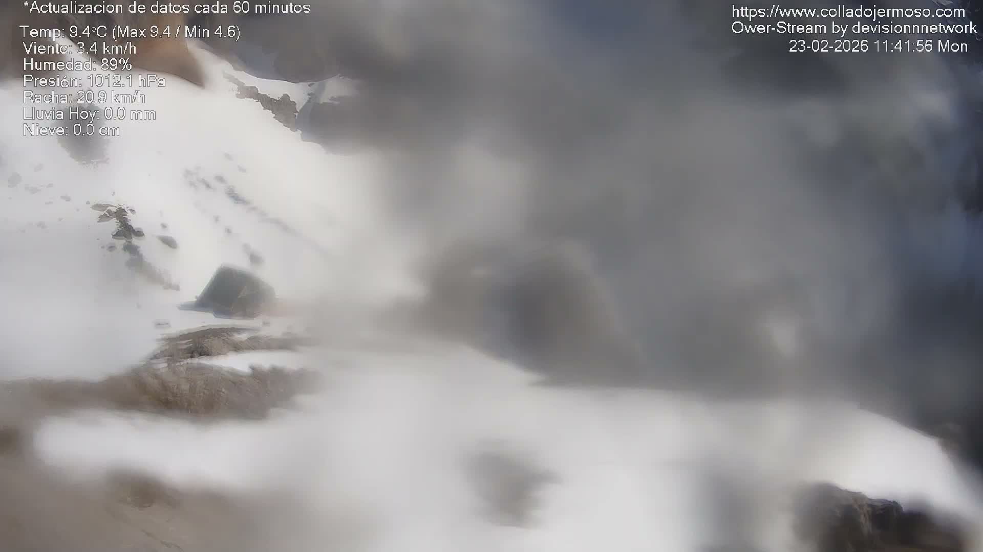 Picos de Europa Mountain Range Collado Jermoso Refuge Live Cam - León, Castila&Leon, Spain
